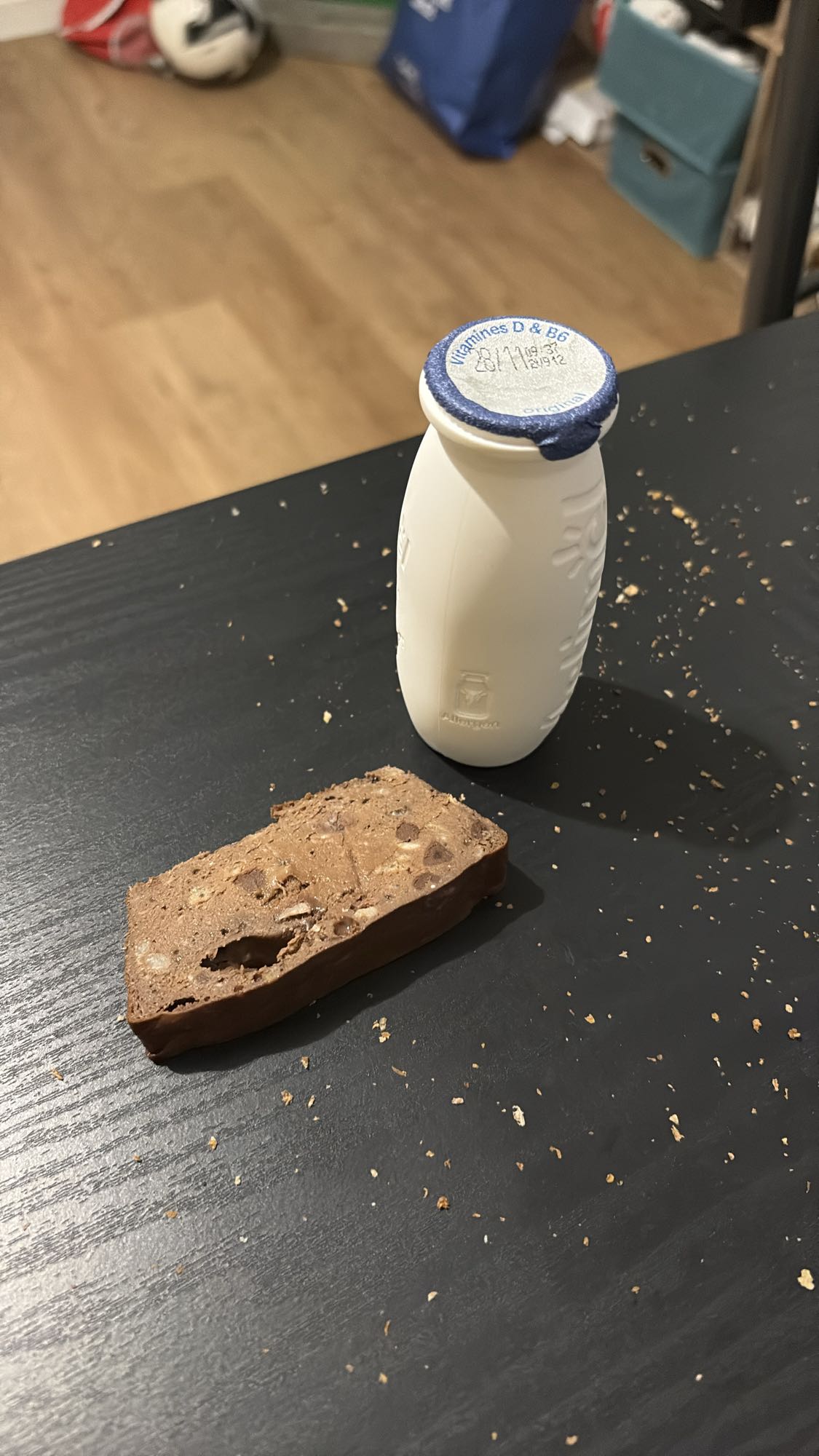 Lait et barre chocolatée