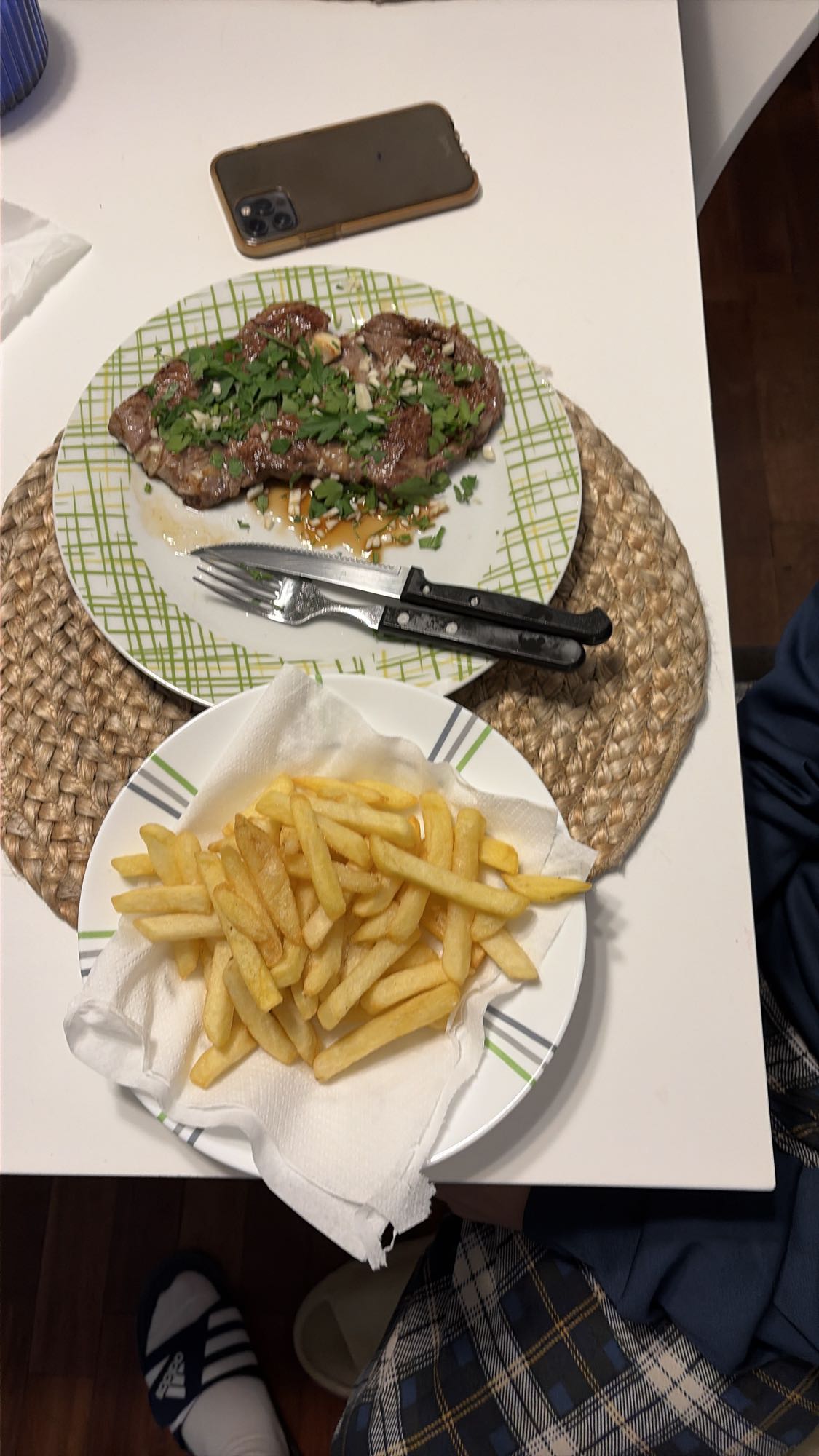 Bistec con papas fritas