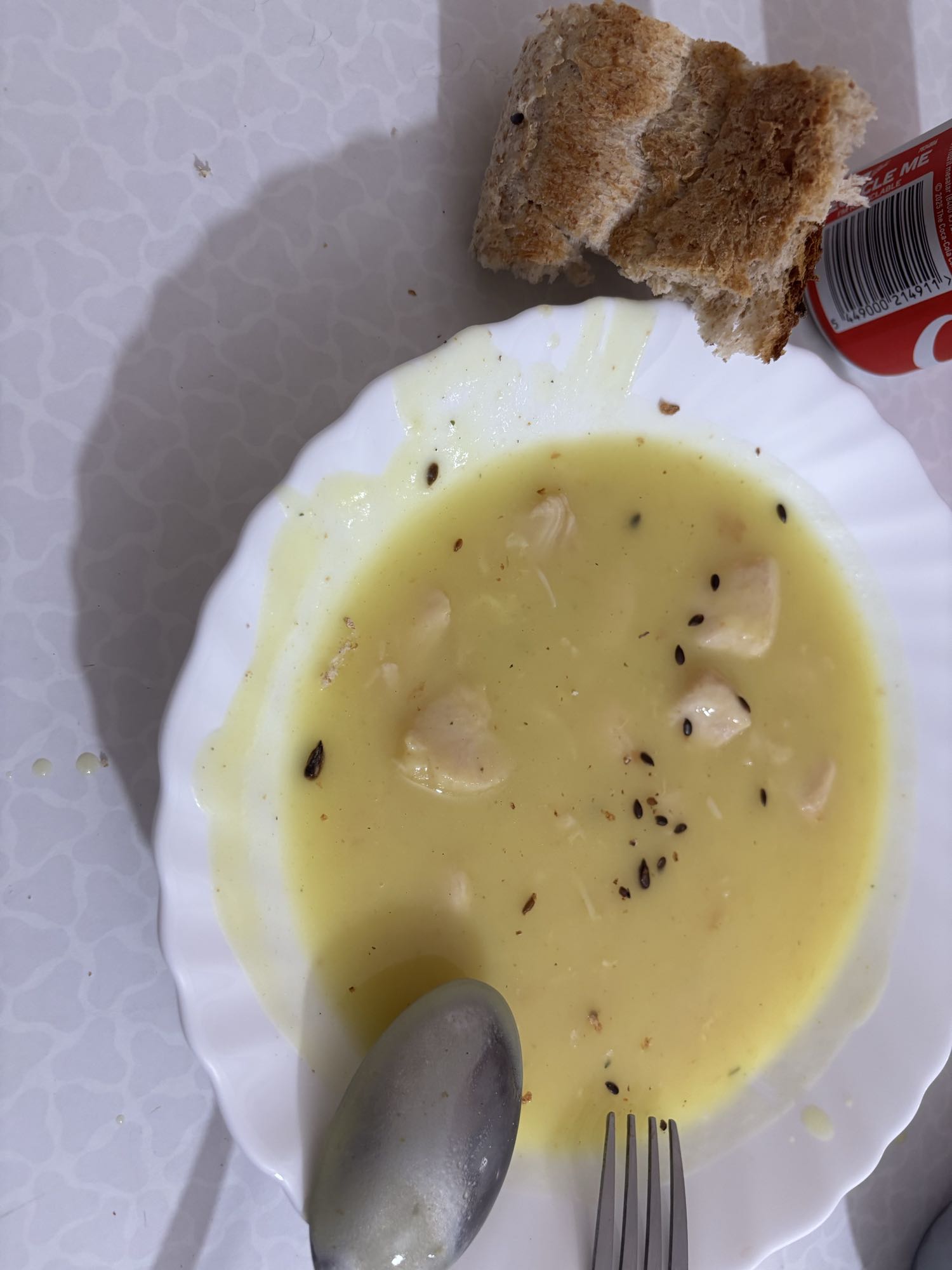 Chicken soup with bread
