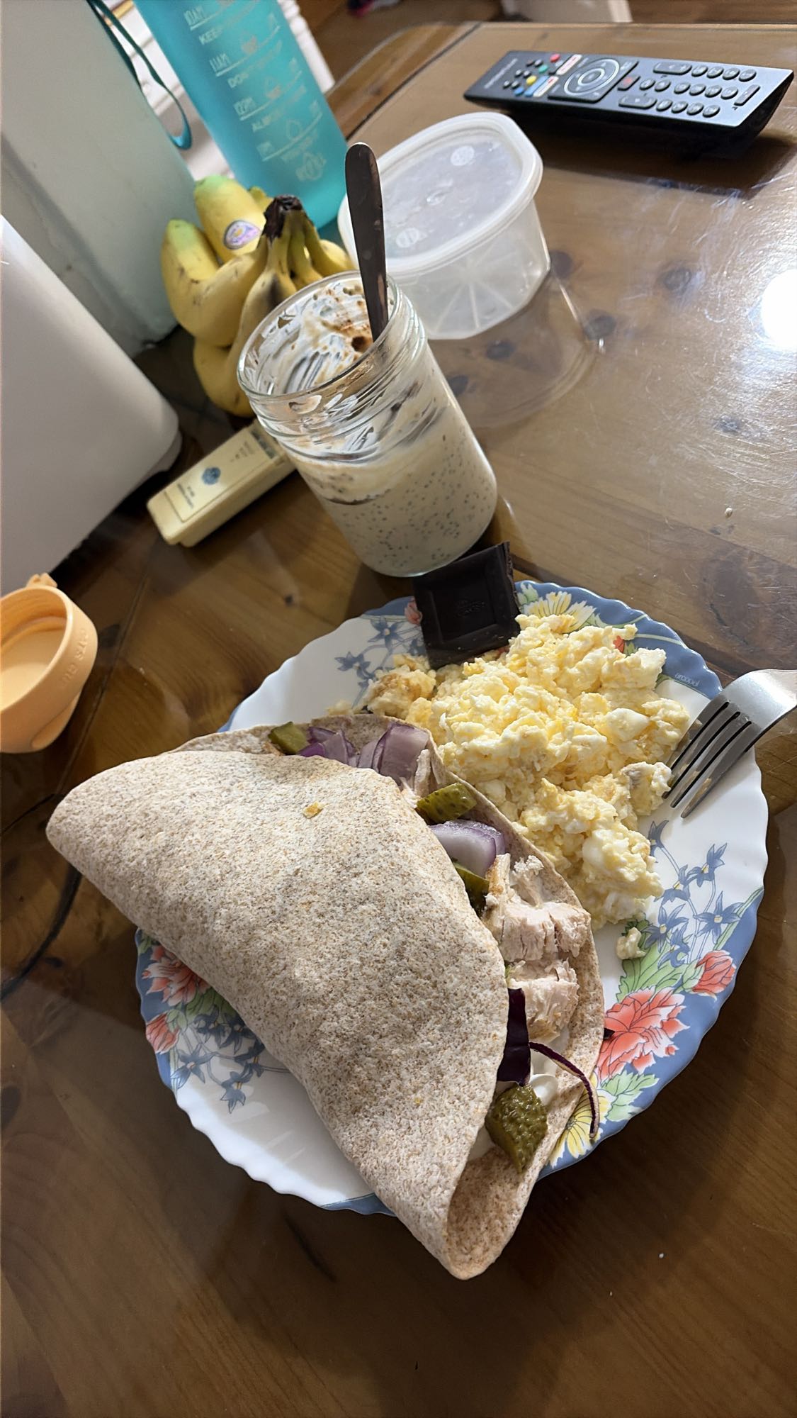 Wrap proteic cu pui și budincă de chia