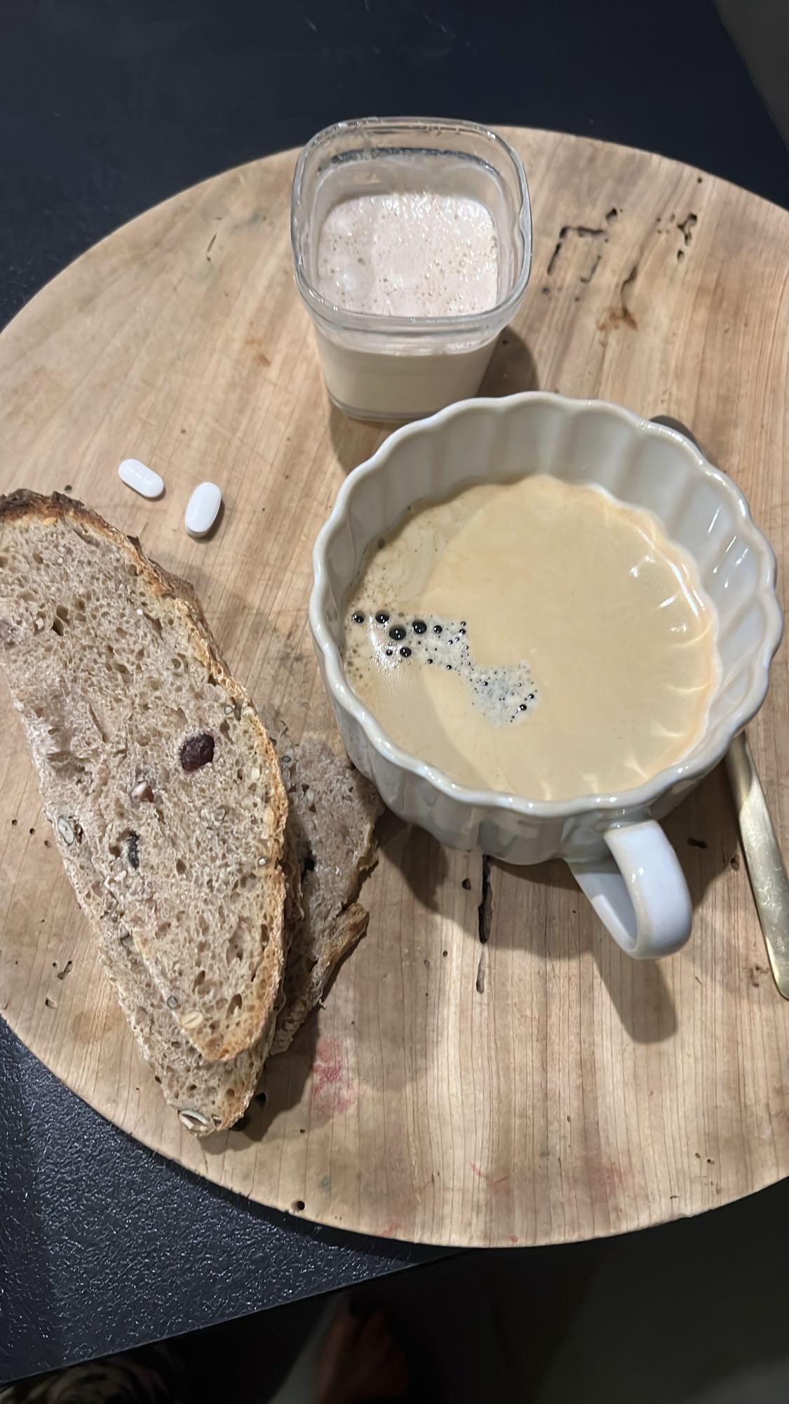 Petit-déjeuner café pain