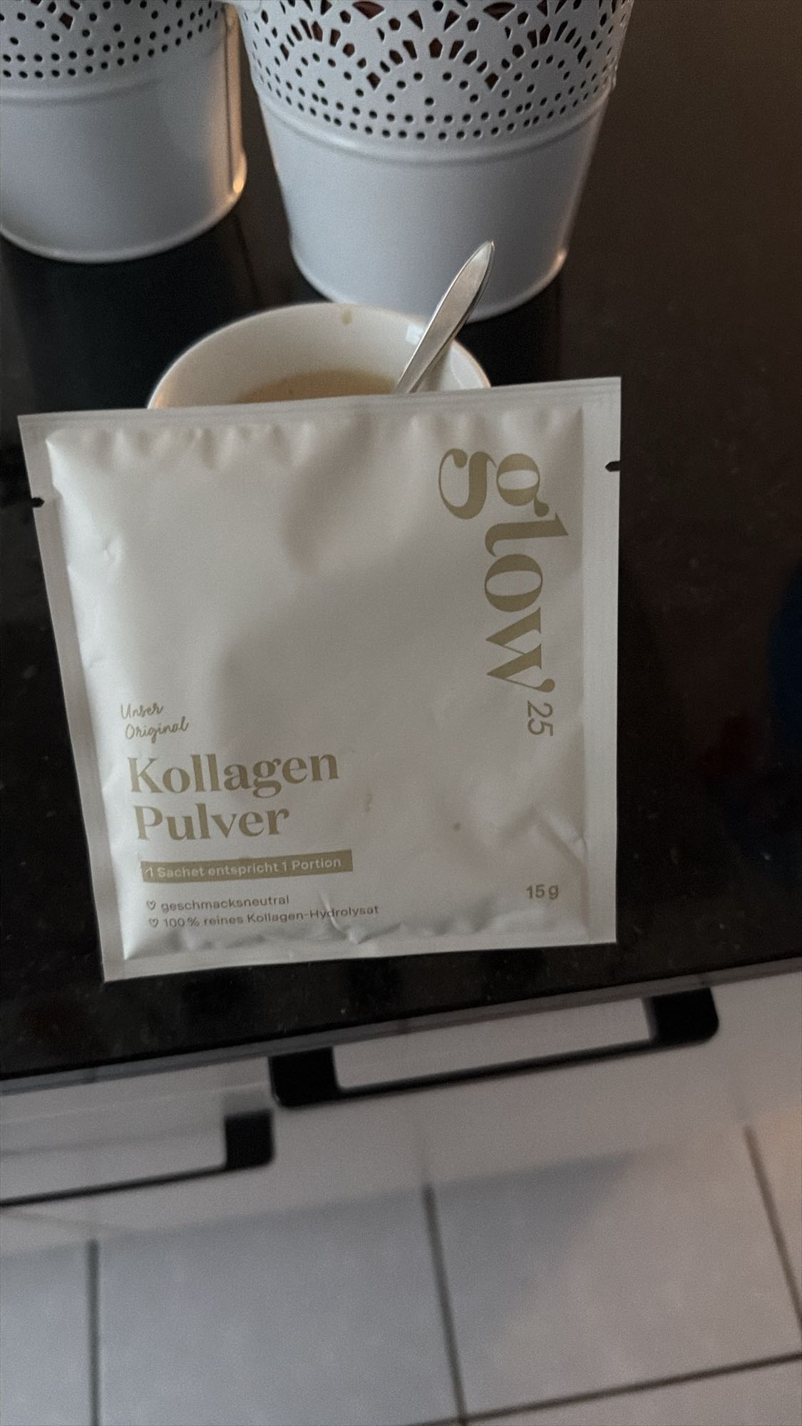 Kollagen Pulver im Kaffee