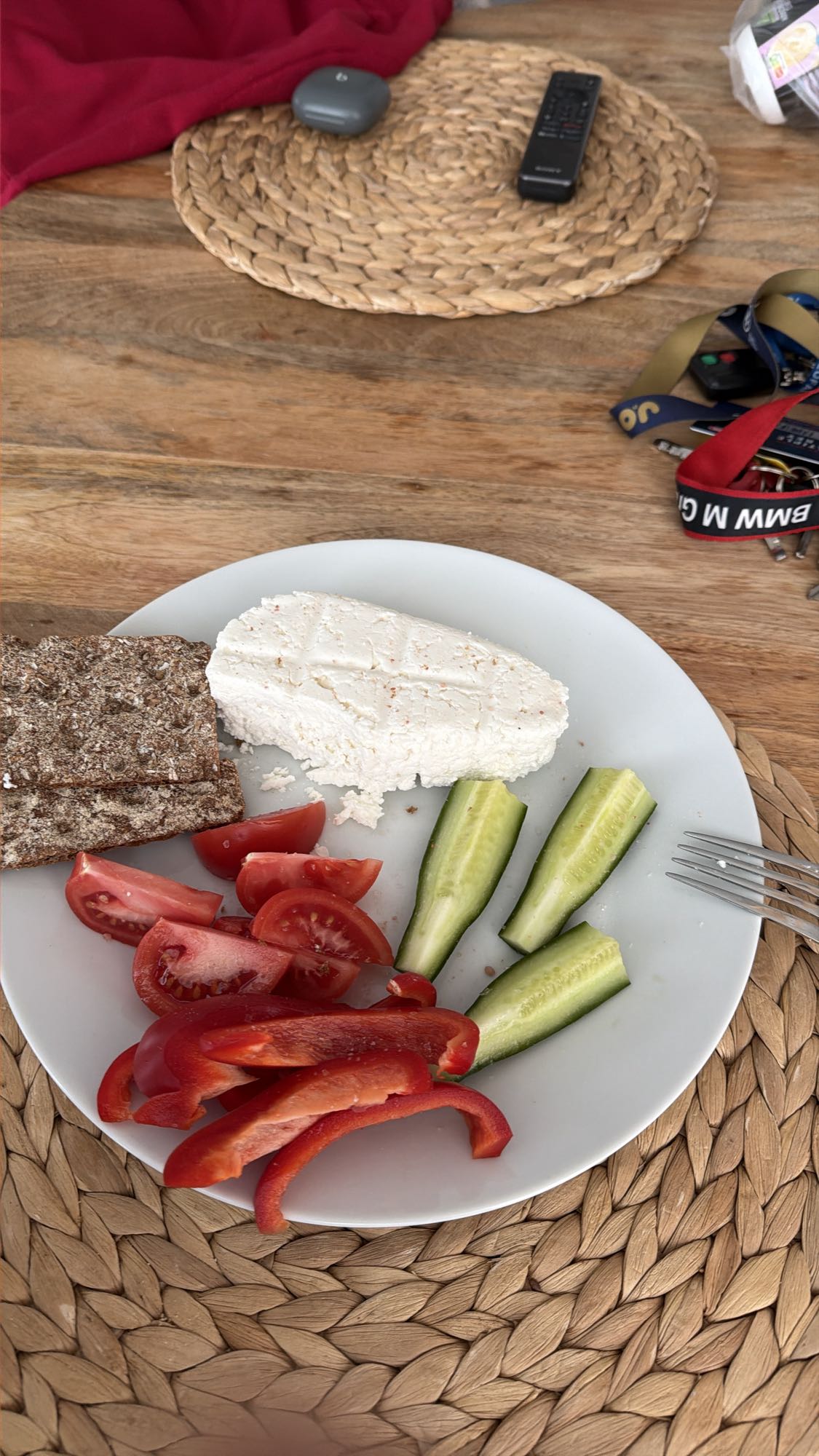 Twaróg z warzywami i pieczywem