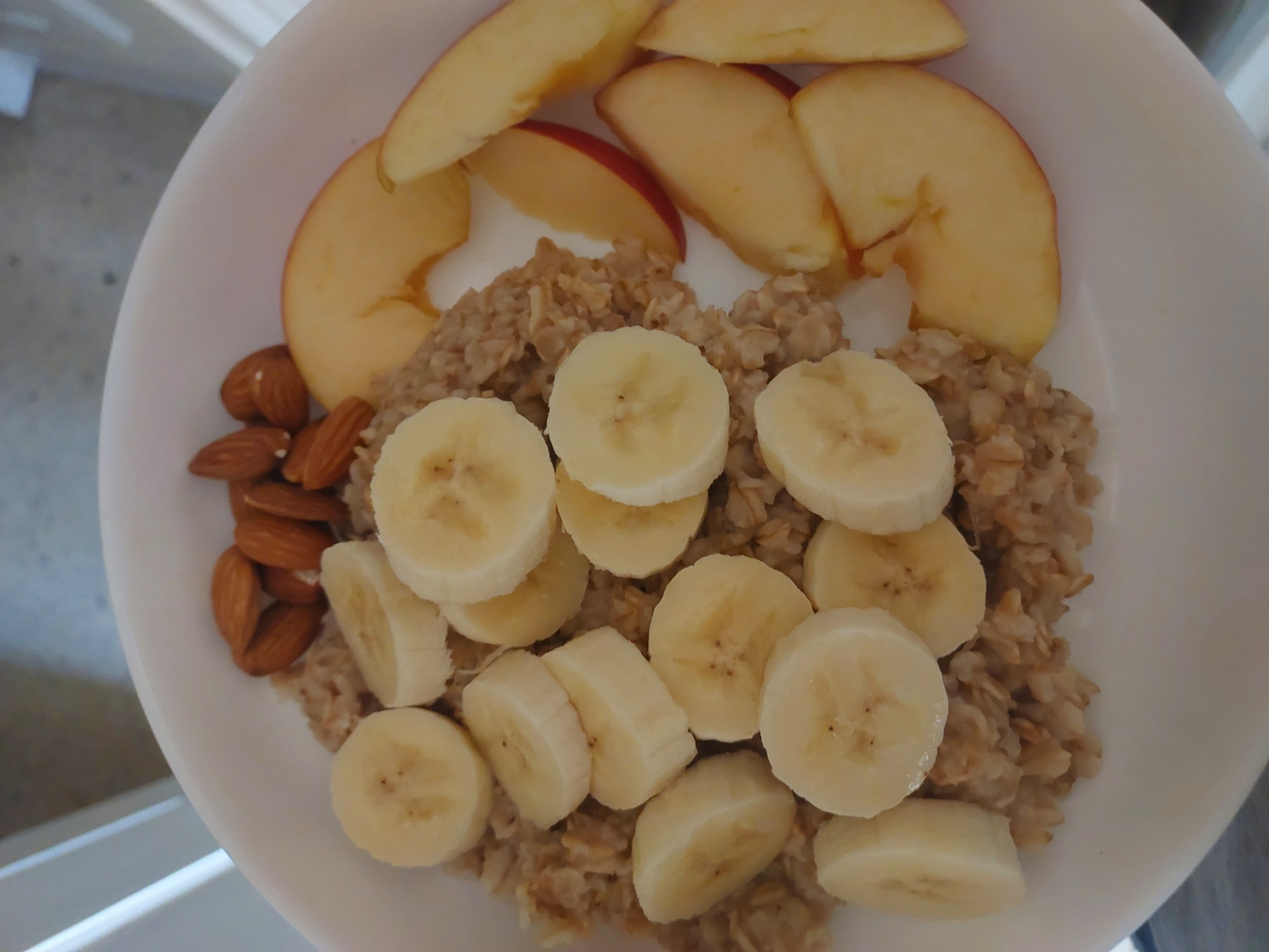 Oatmeal with fruit and nuts