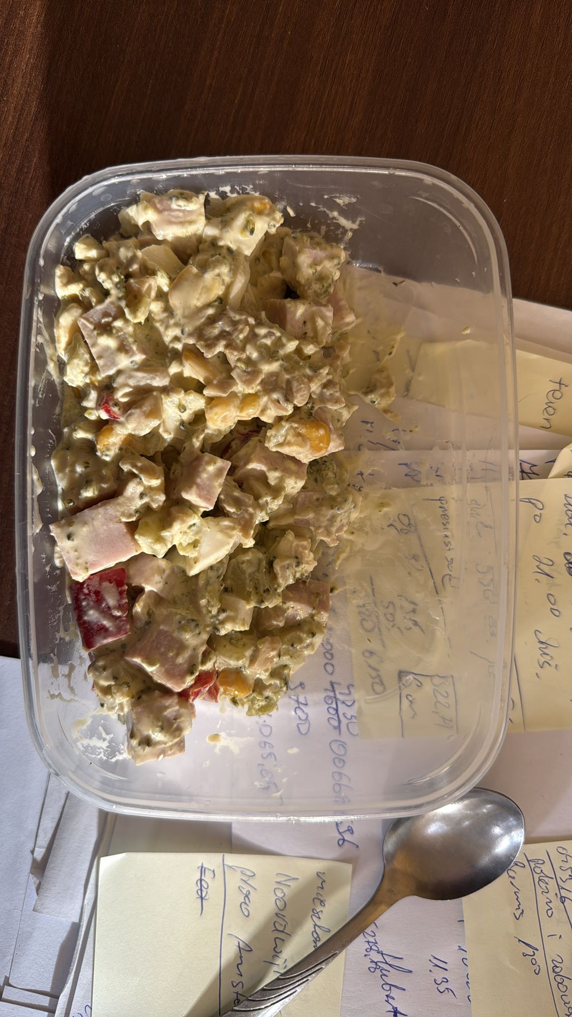 Sałatka z szynką i warzywami