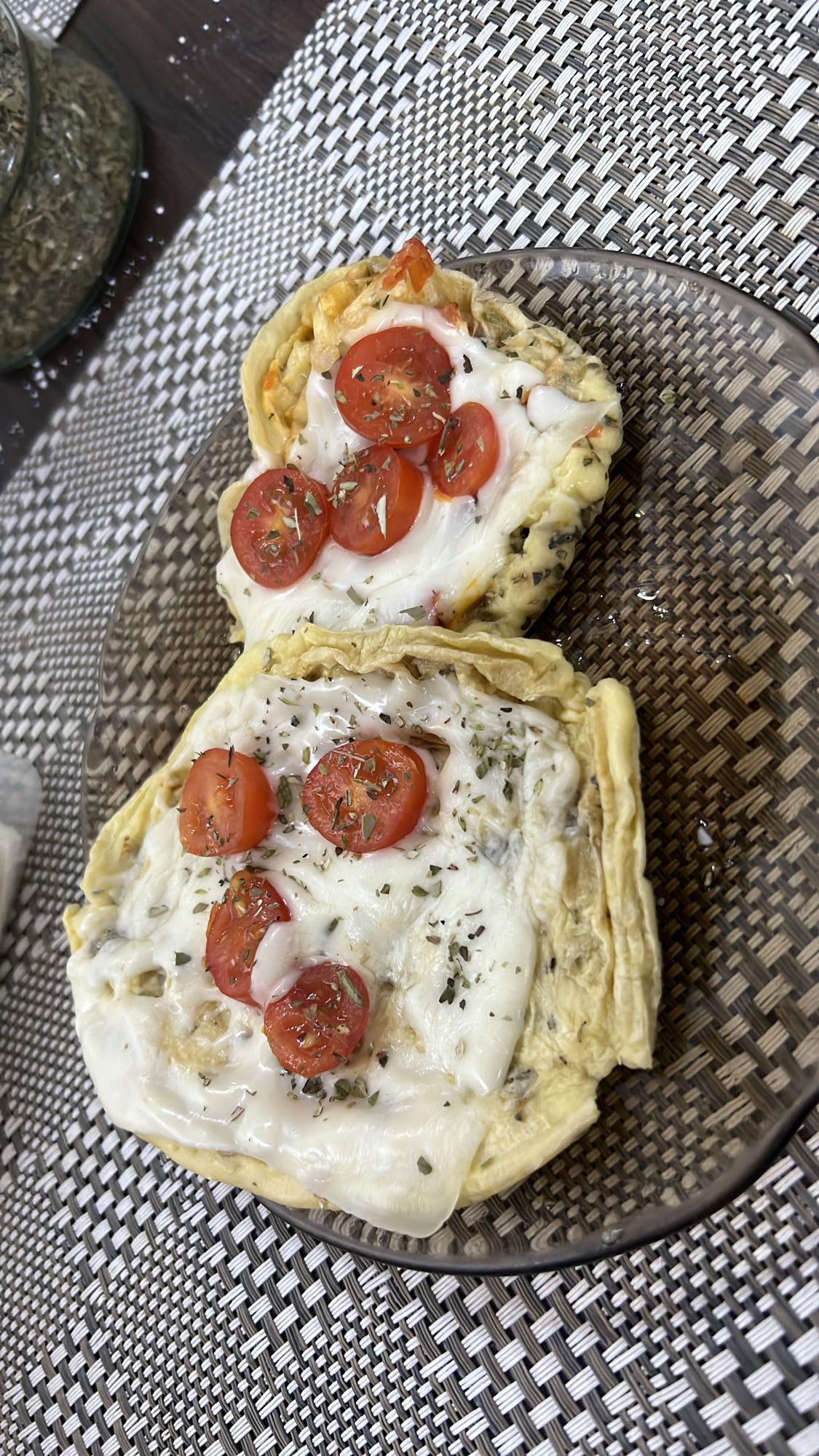 Cheesy Egg Tomato Bites