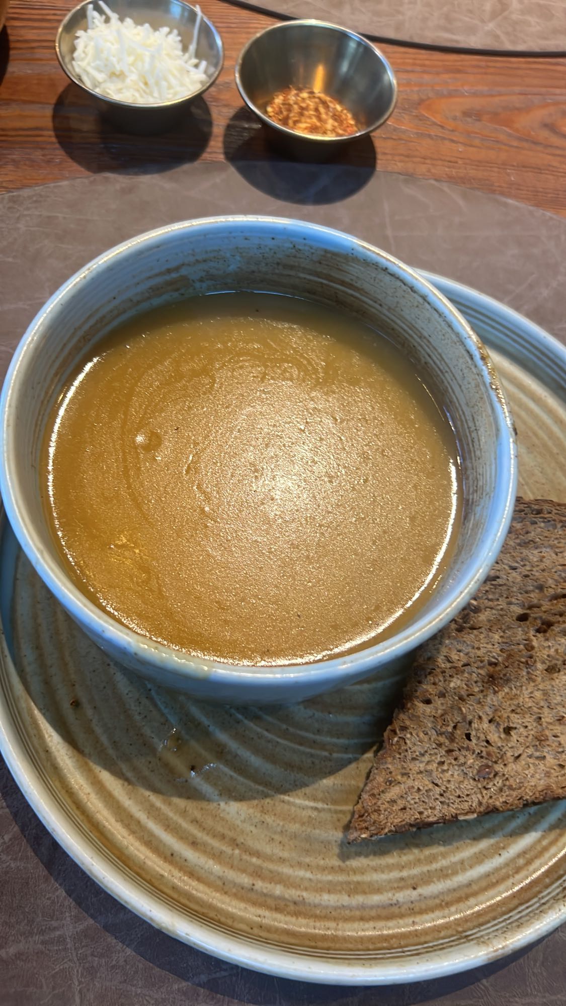 Lentil soup with toast