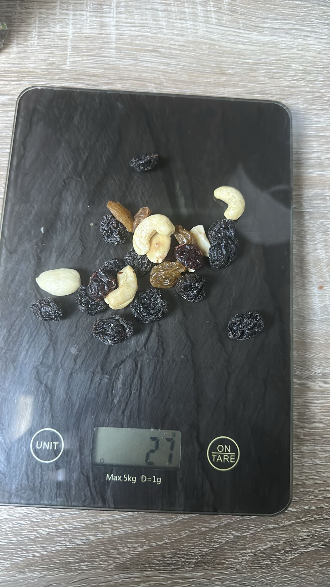 Mix de nuci și stafide