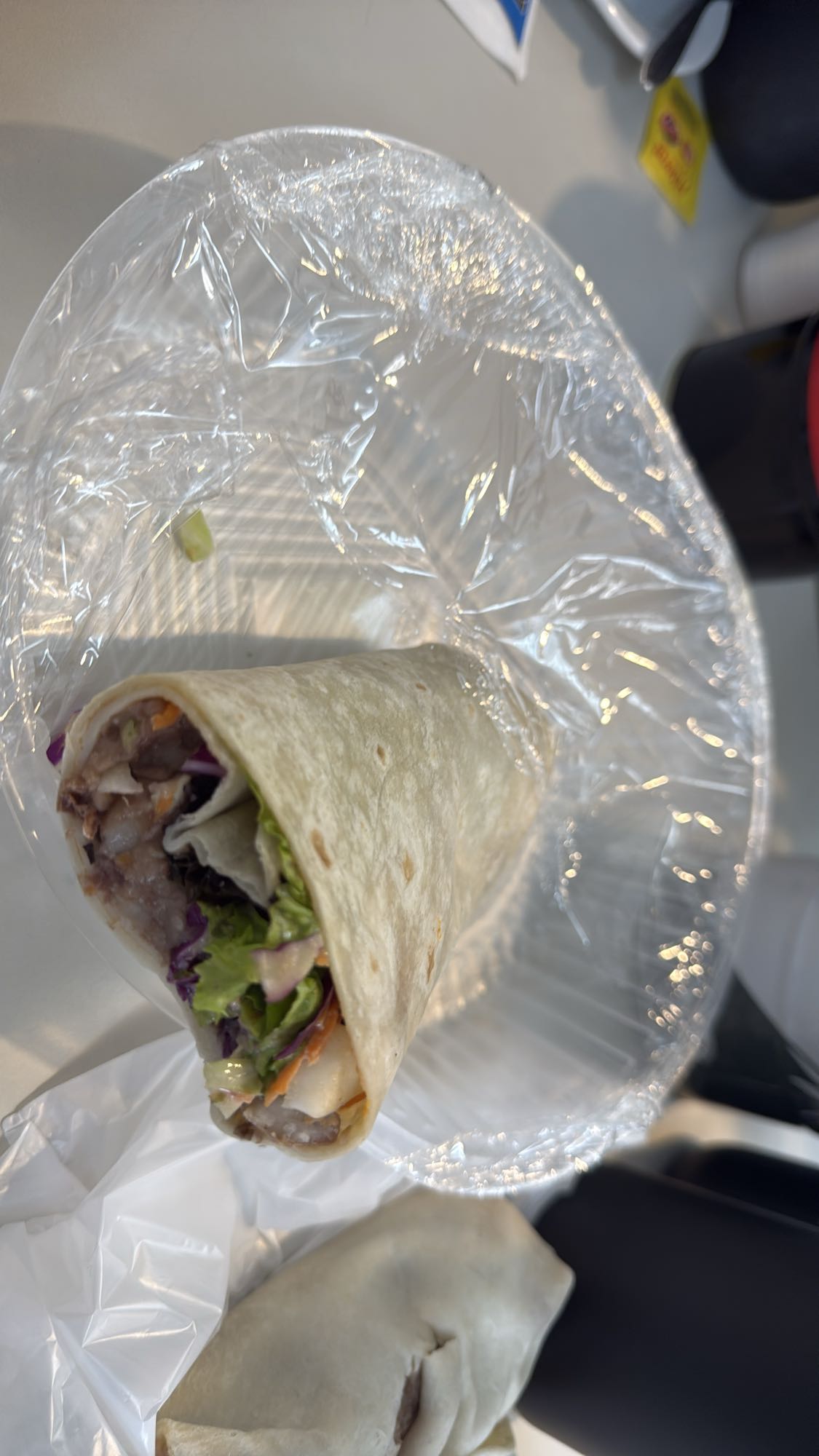 Wrap de verduras con porotos colorados
