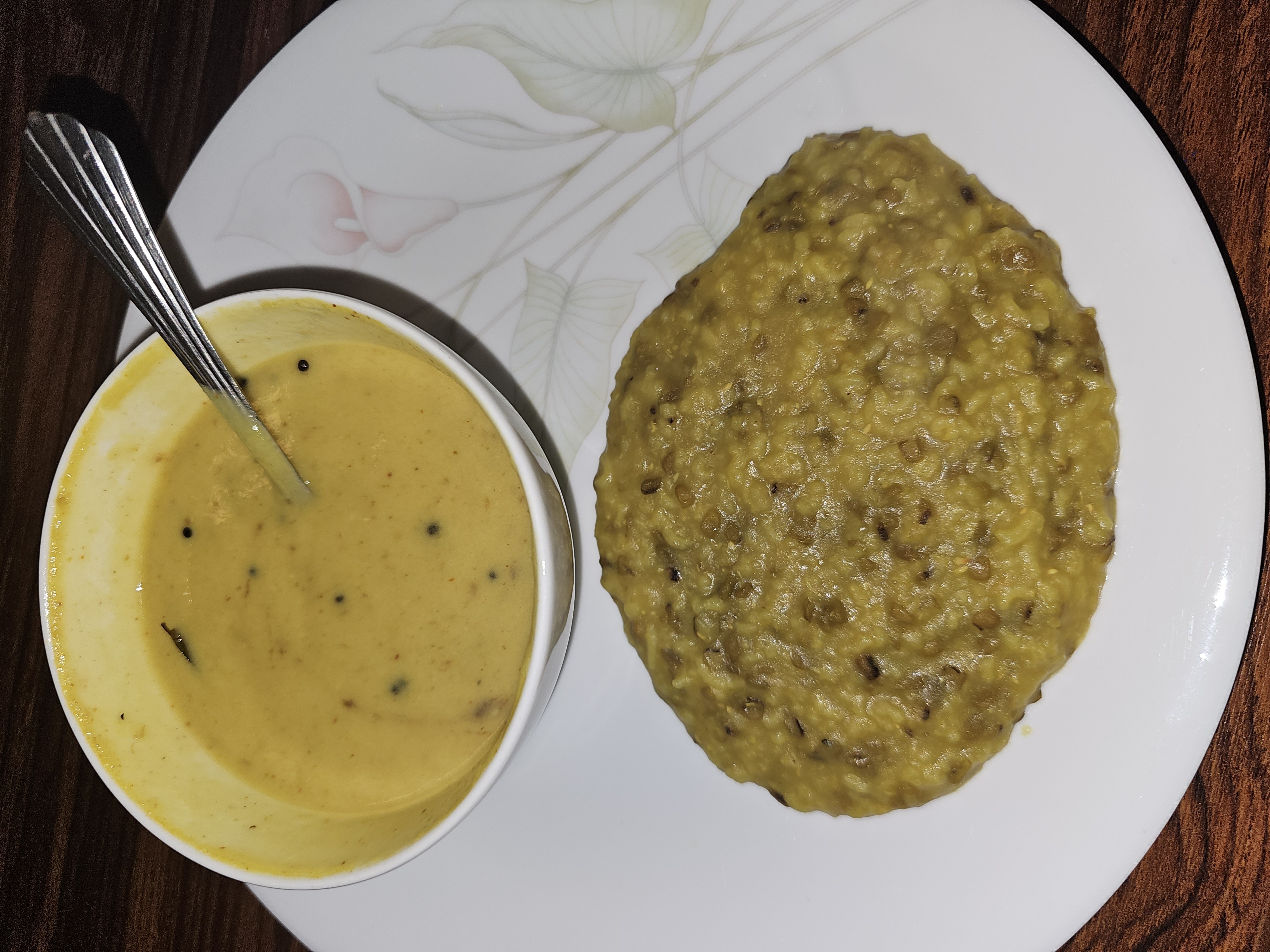 Khichdi with Kadhi