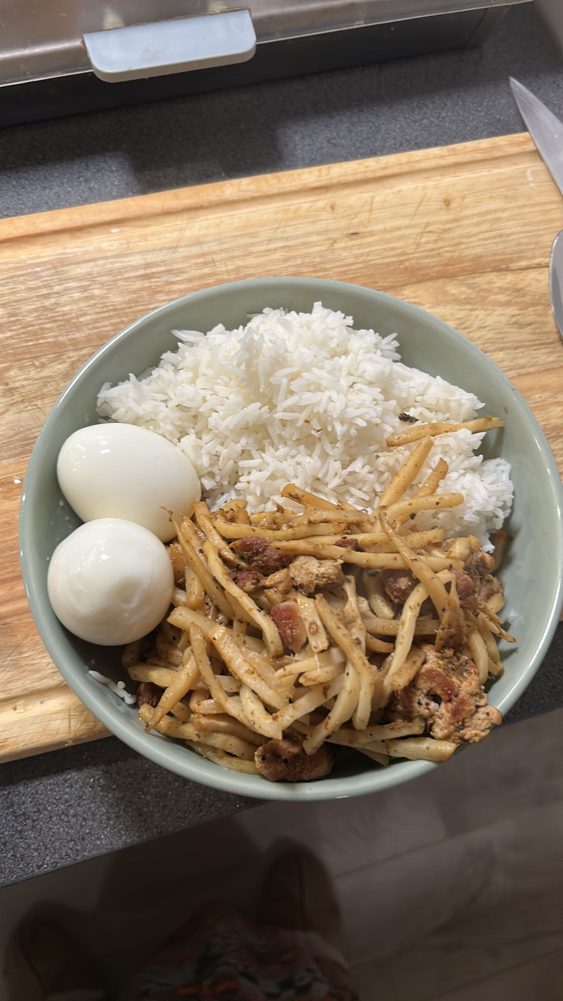 Ris, egg og kyllingnudler