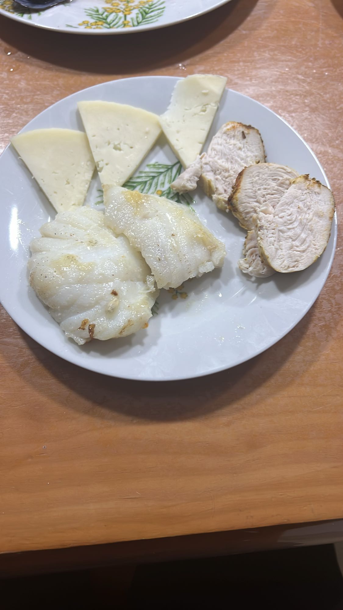 Pescado, pollo y queso