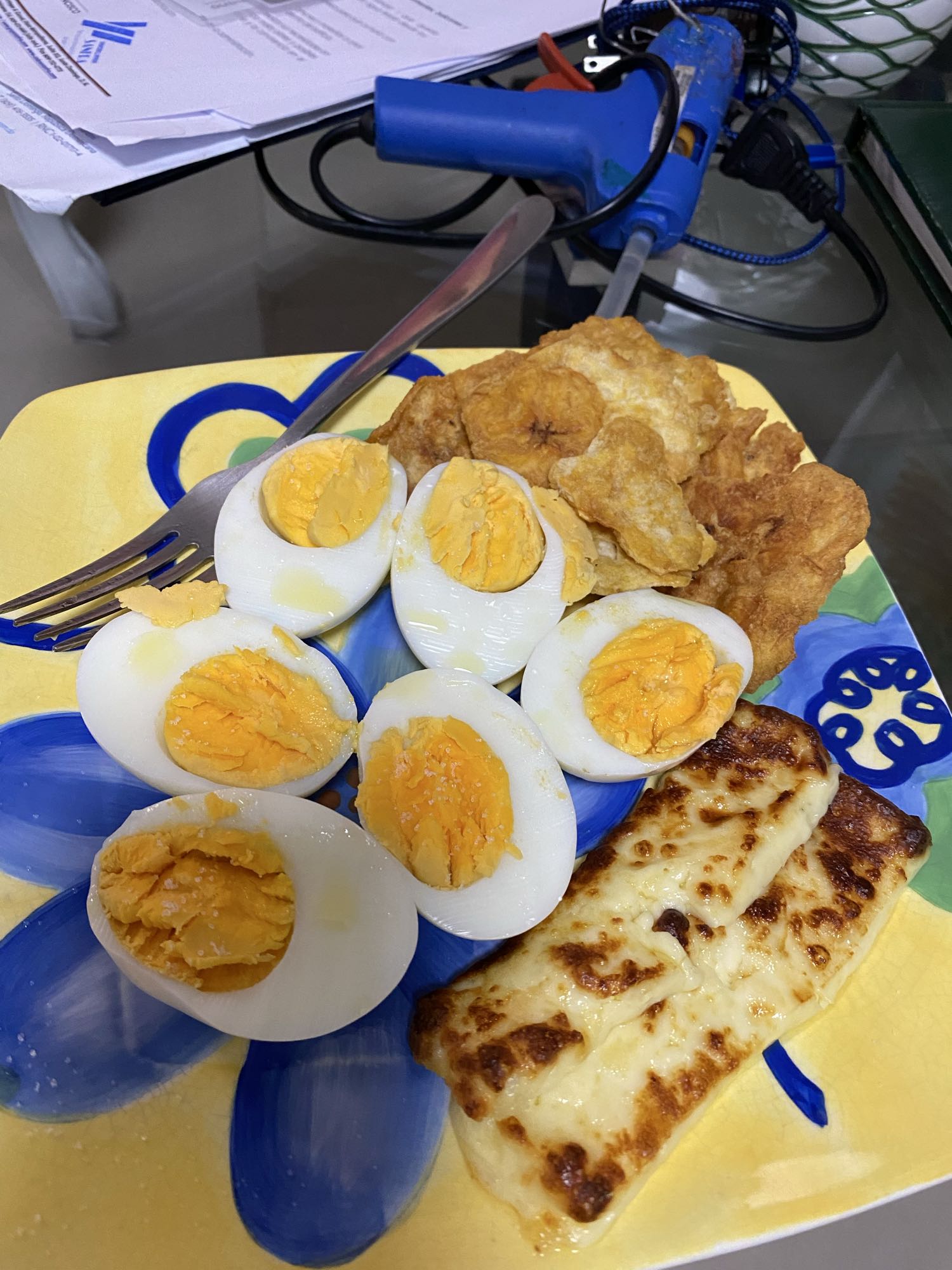 Huevos con plátano y queso
