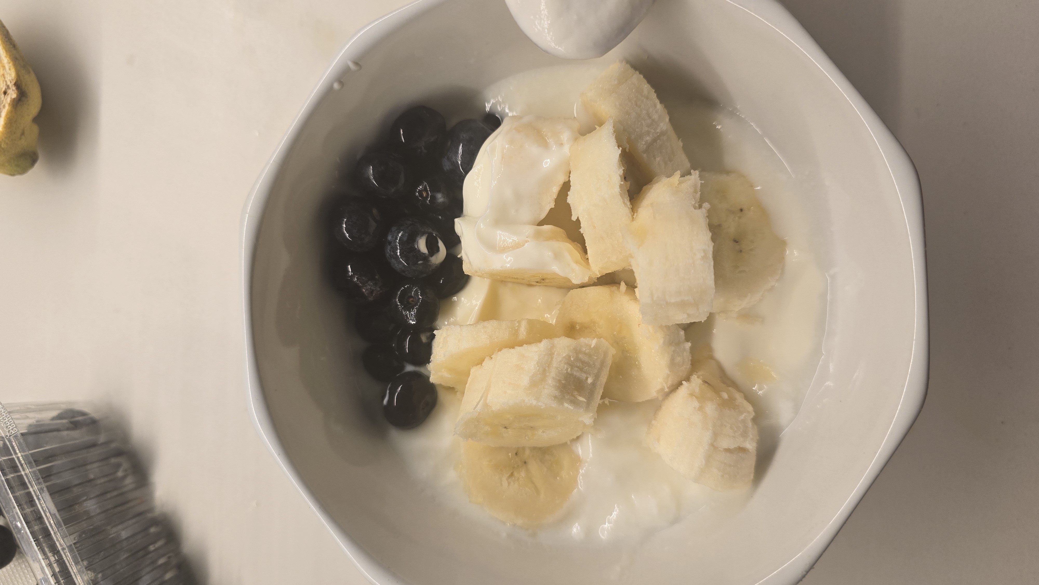 Banana Blueberry Yogurt Bowl