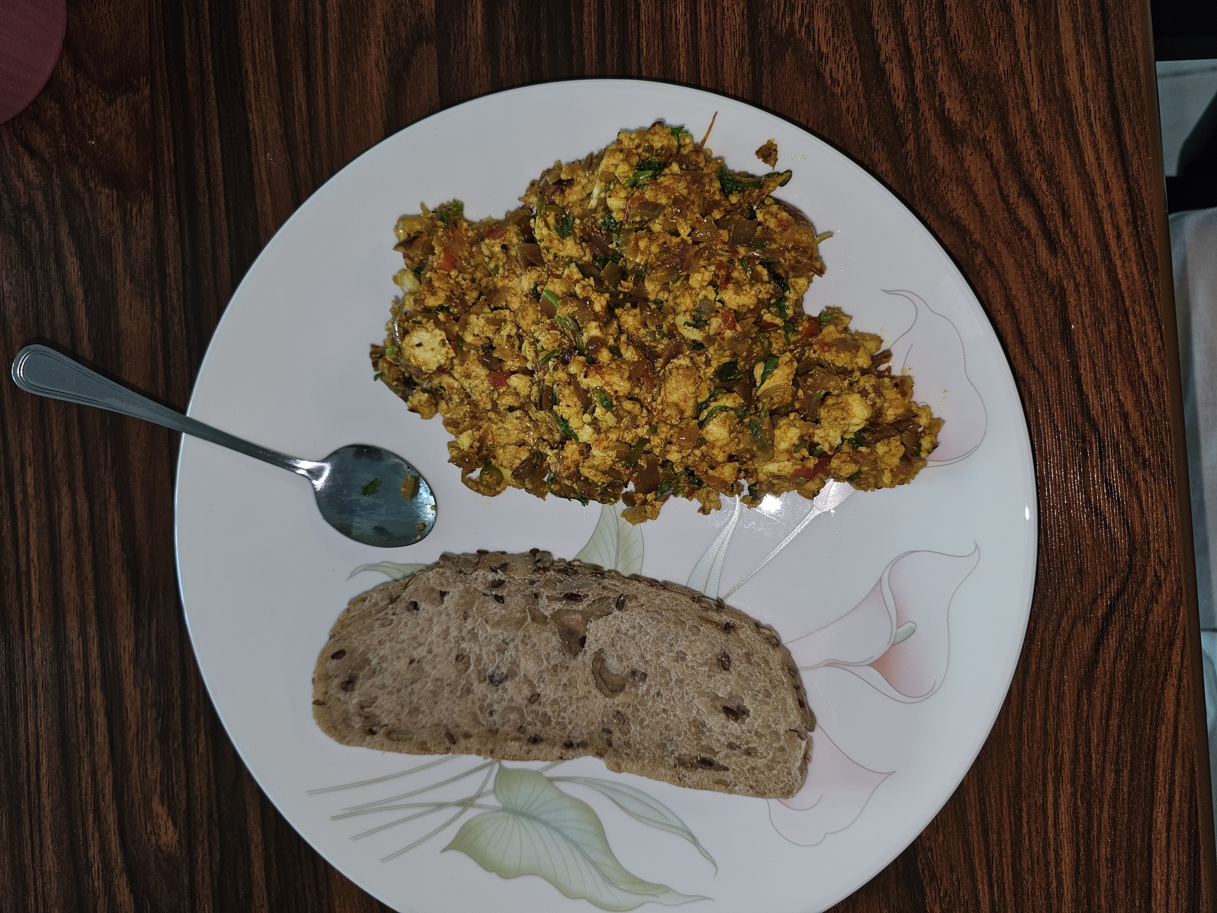 Paneer bhurji with bread