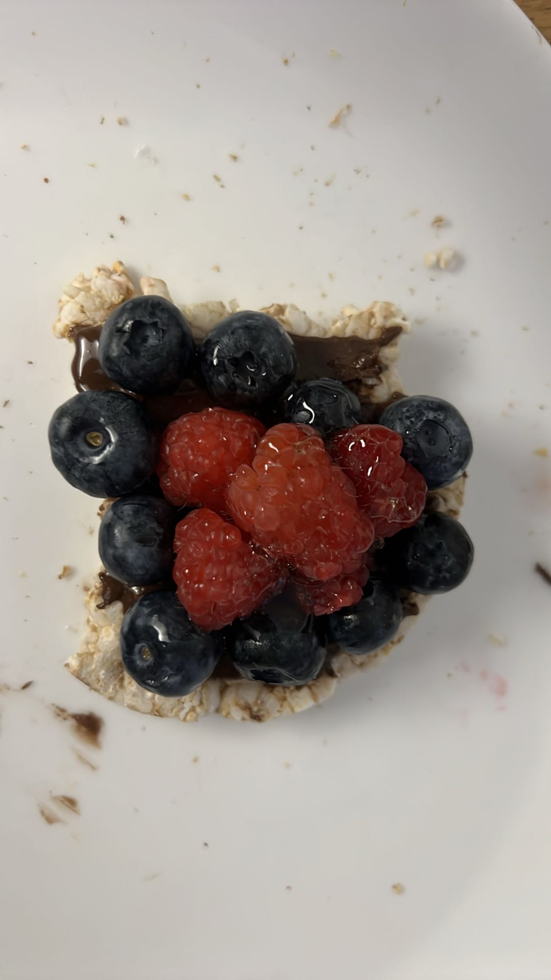Rice cake with berries