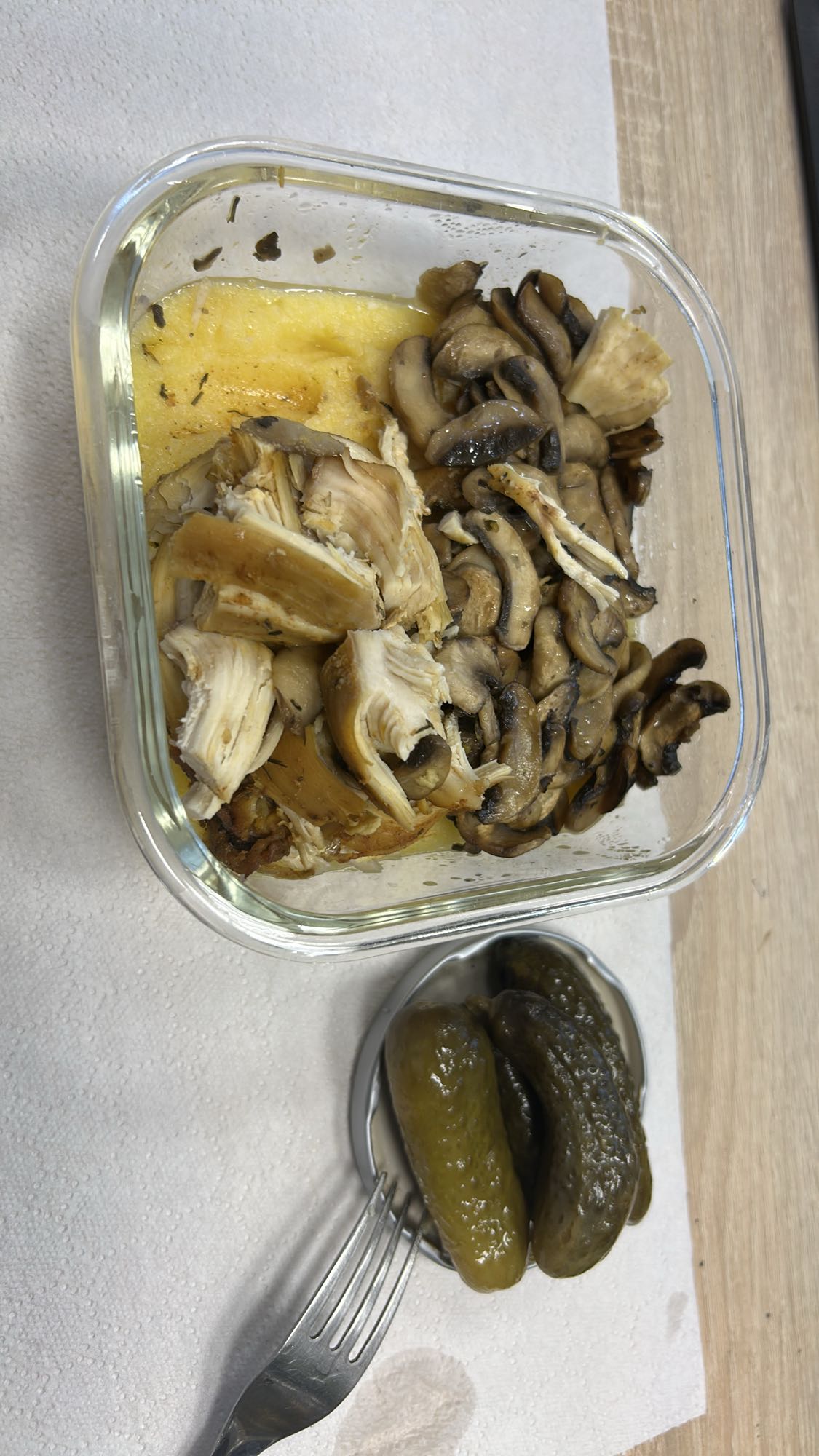 Pui cu ciuperci și mămăligă