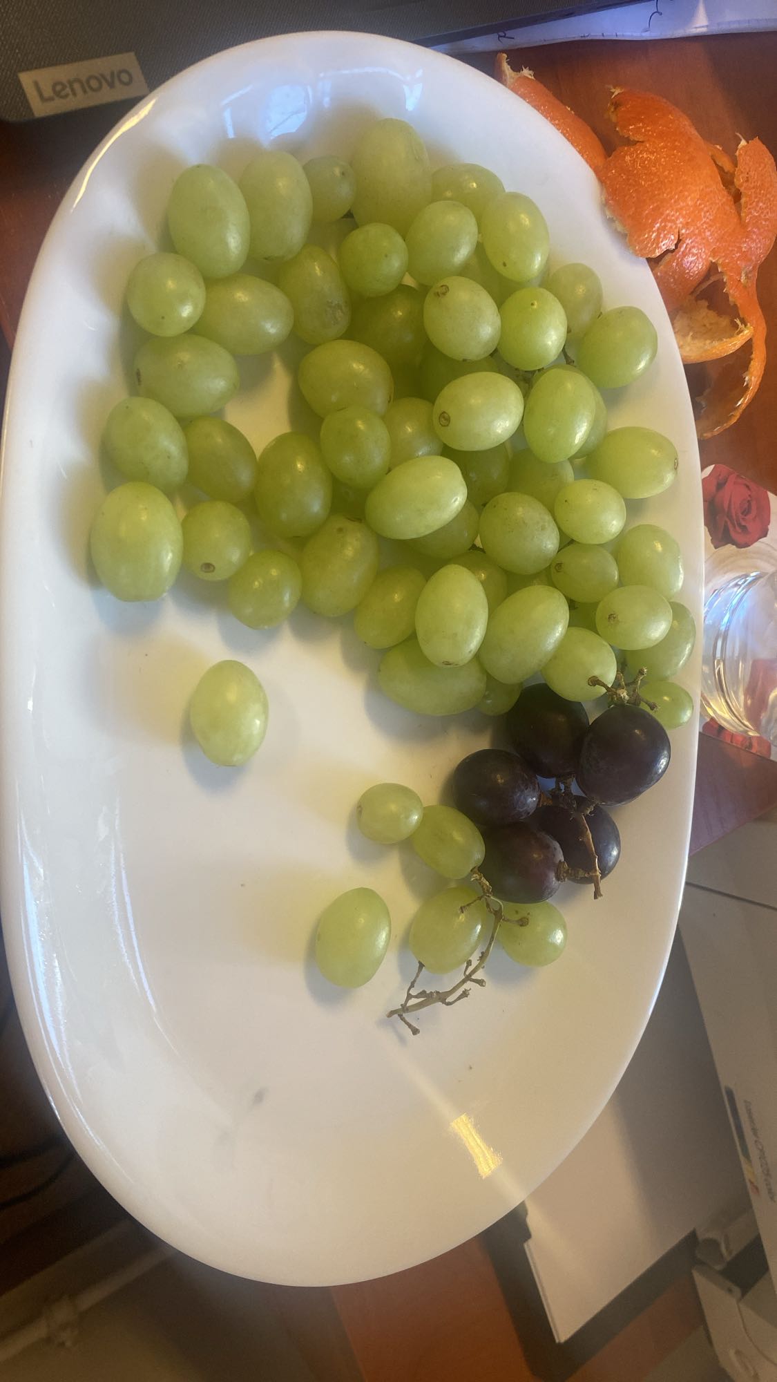 Winogrona na talerzu