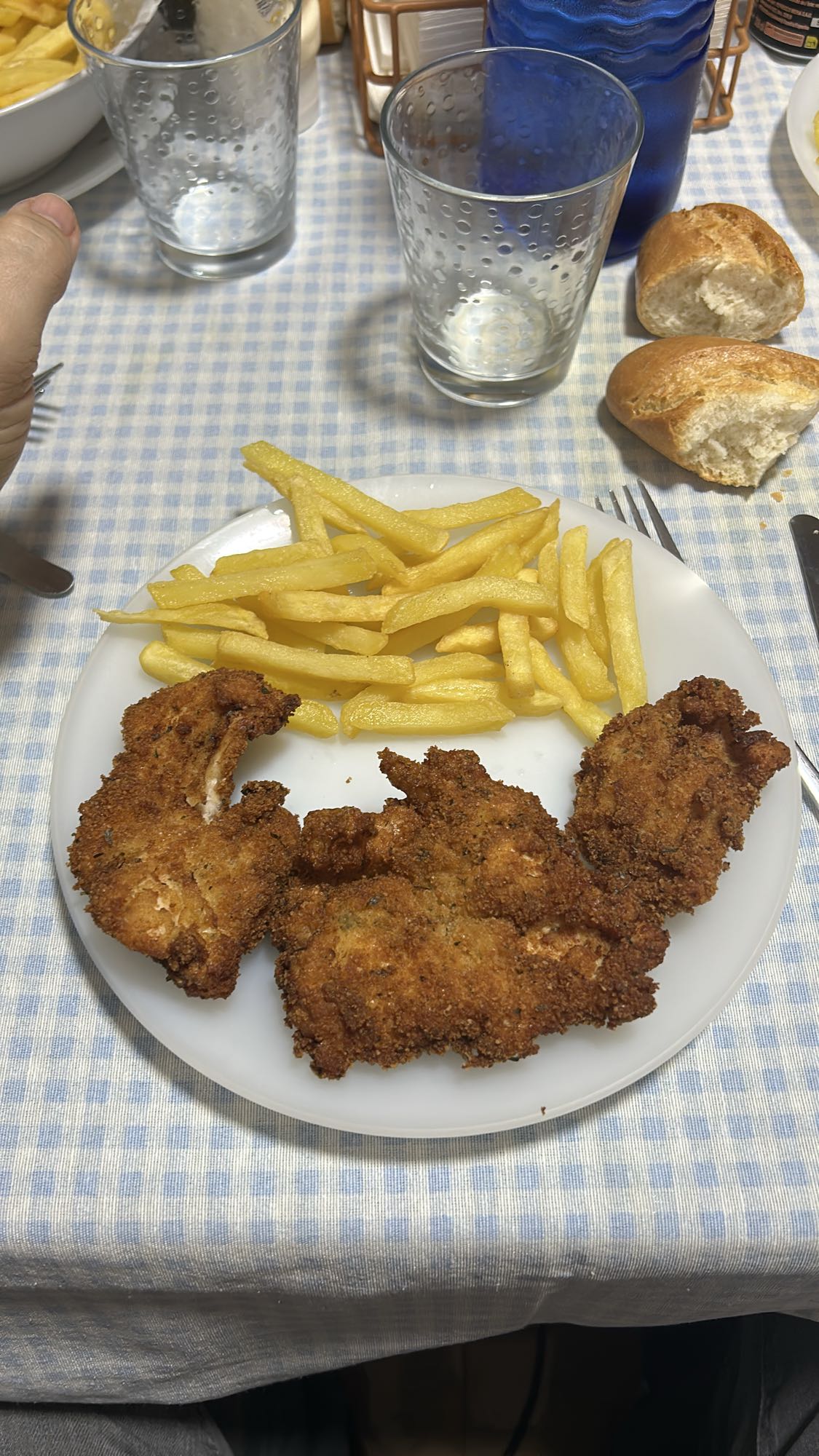 Pollo empanado con papas