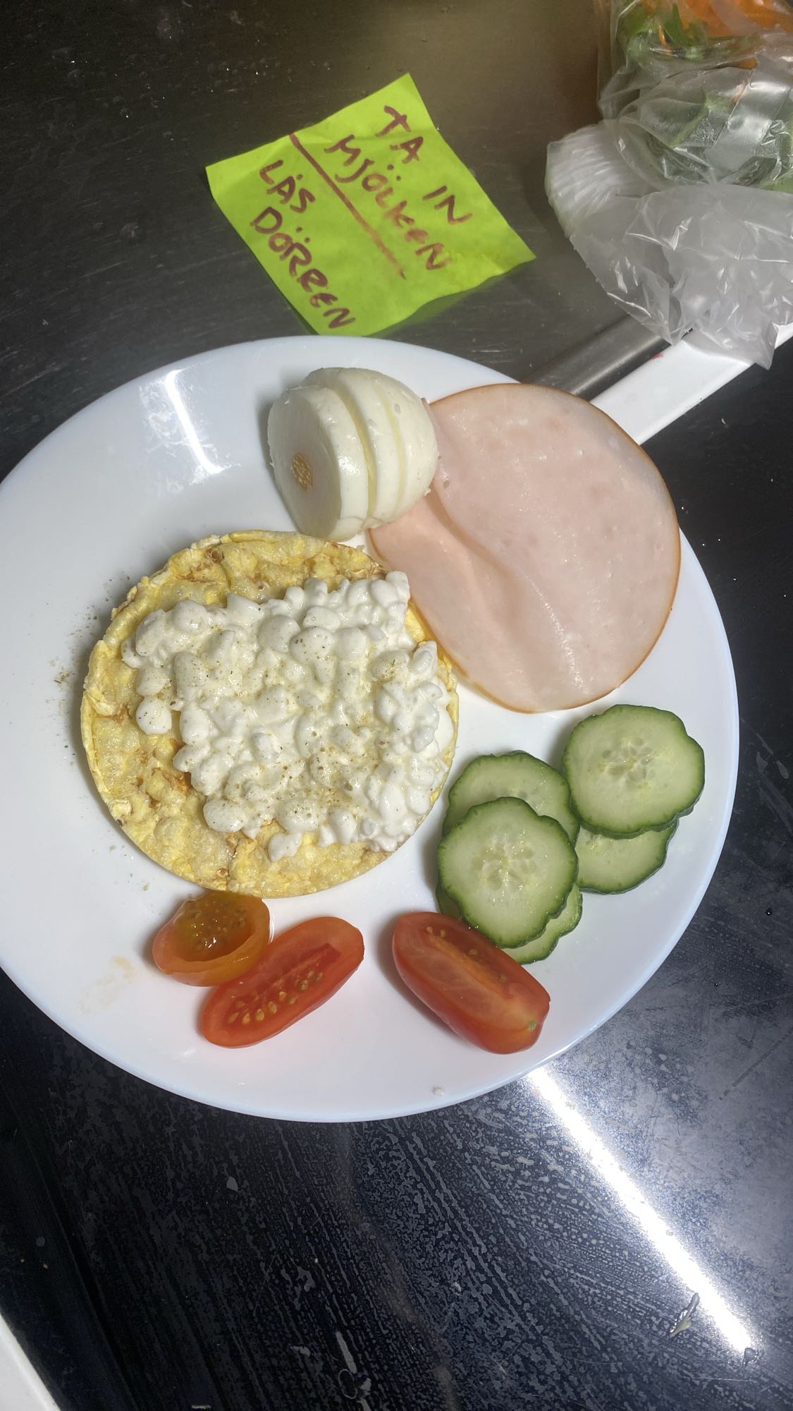 Knäckemål med grönsaker