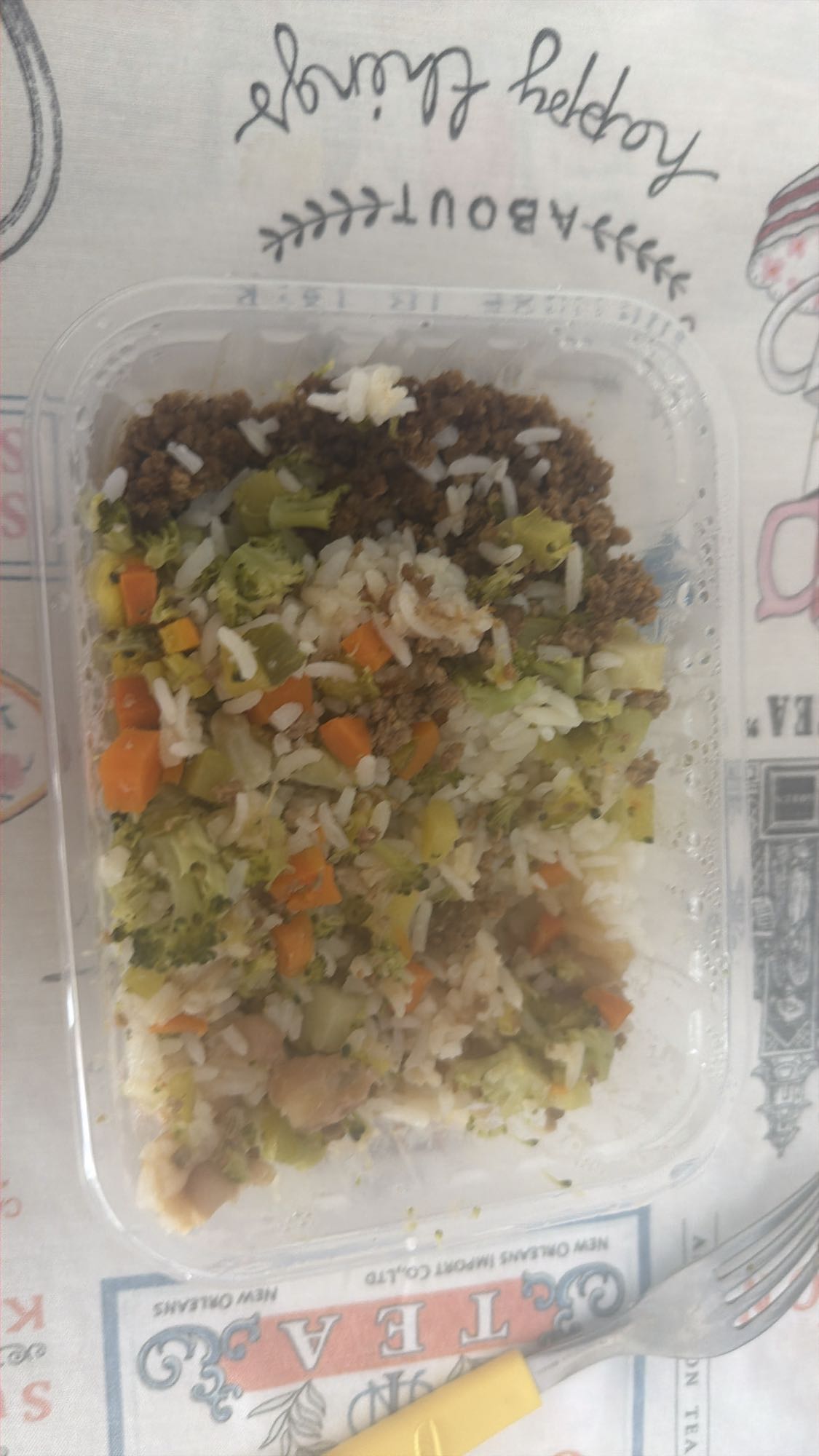 Arroz com carne e legumes