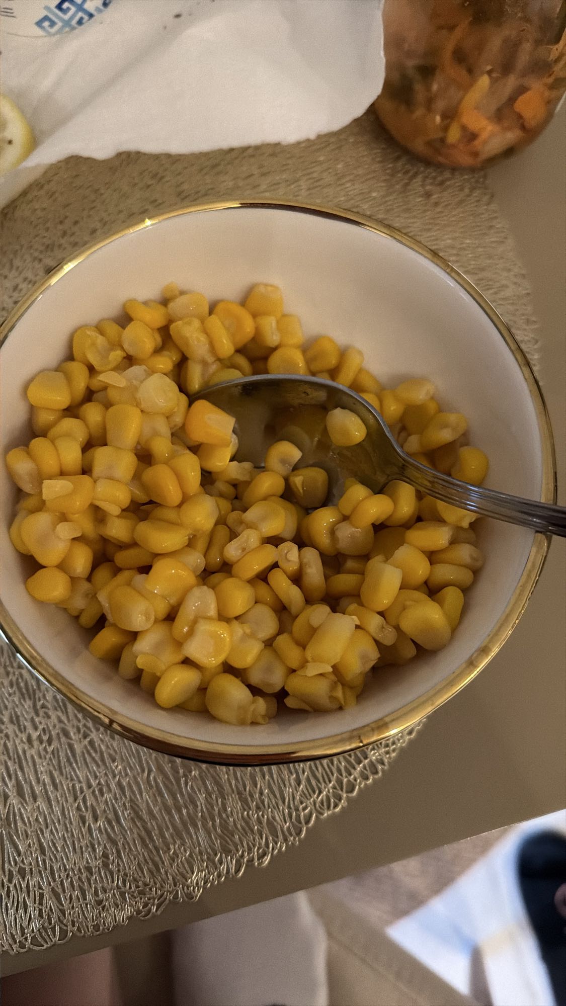кукуруза в миске