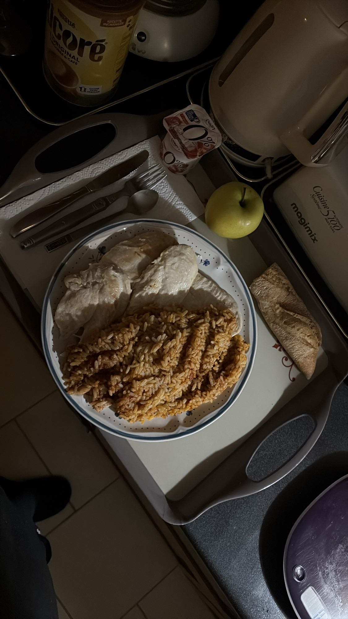 Poulet riz et accompagnements