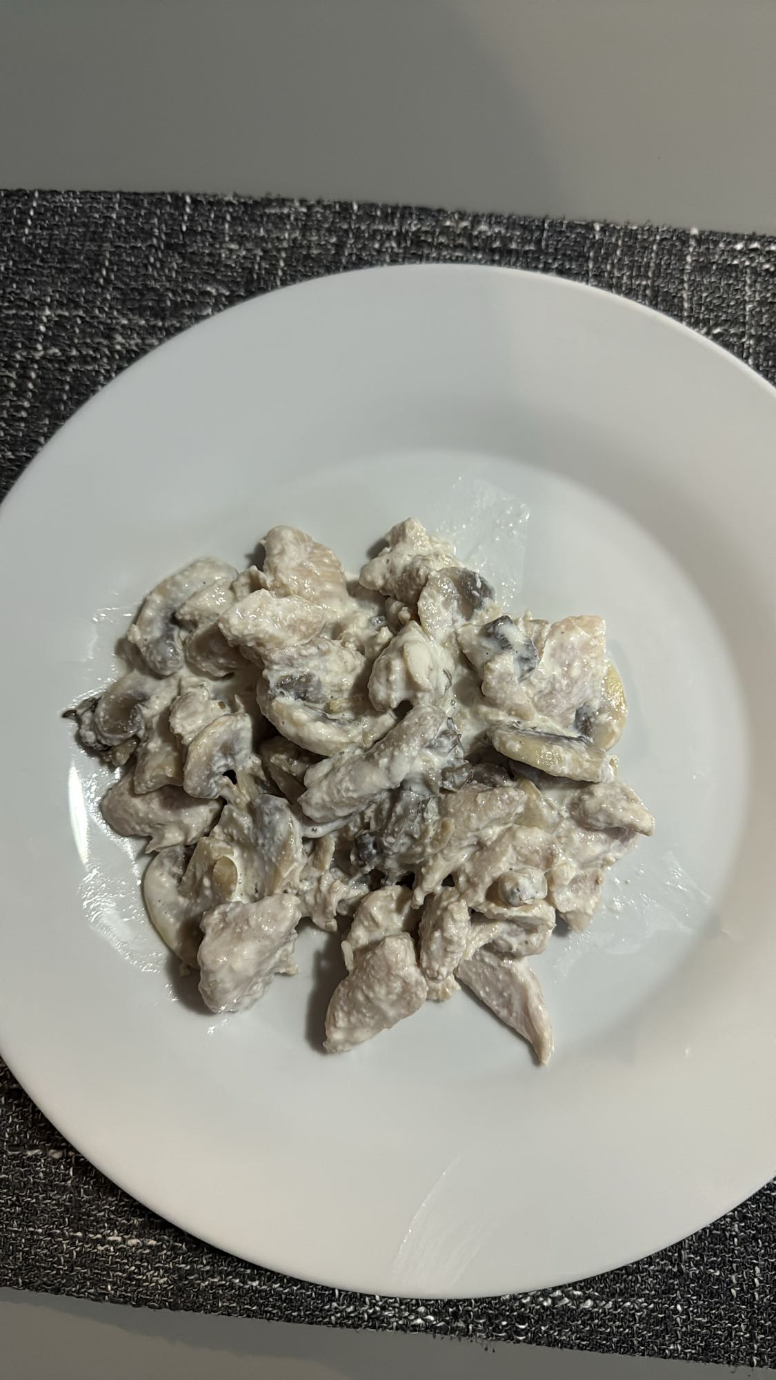 Pui cu ciuperci și smântână