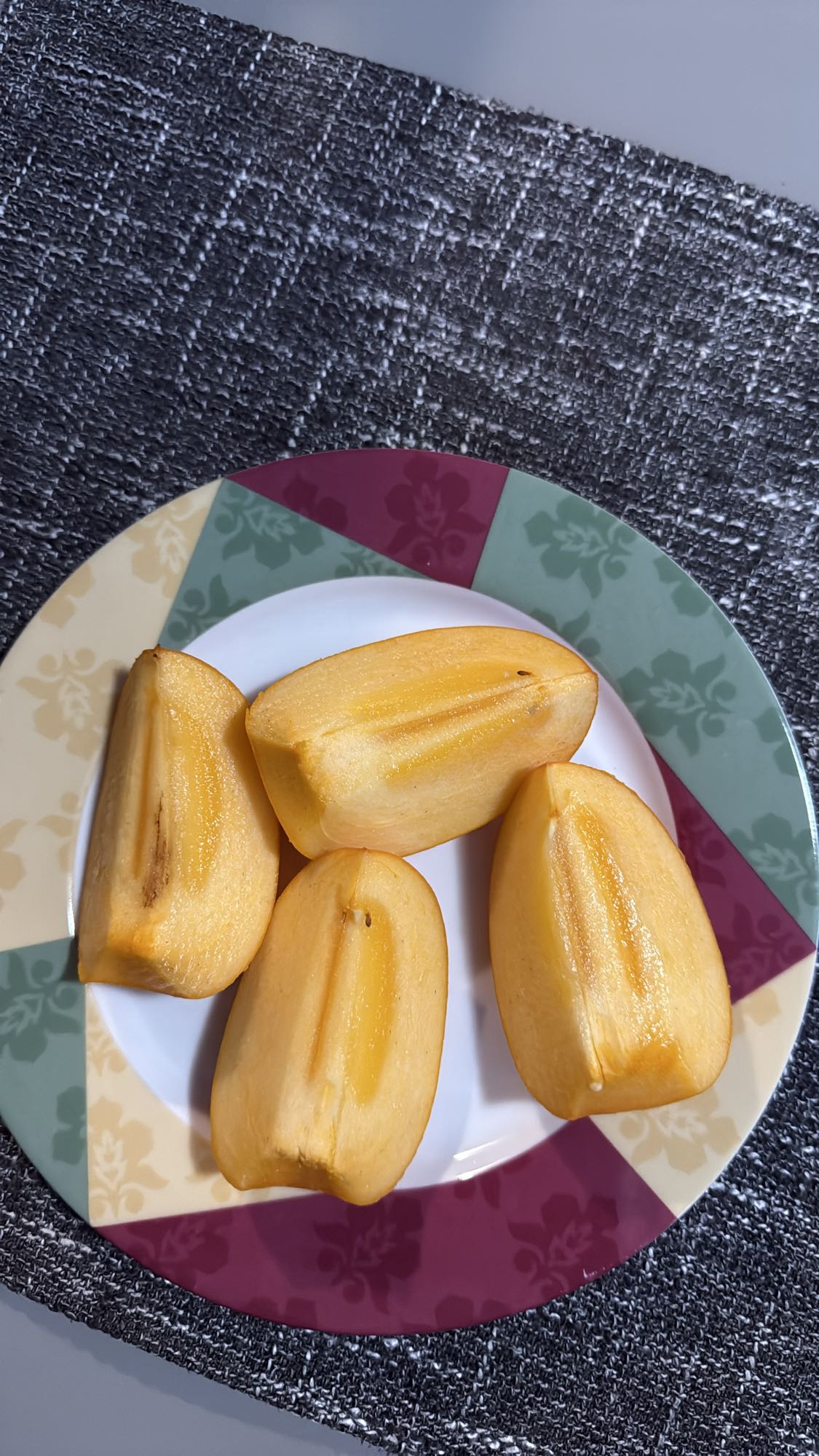 Kaki proaspăt tăiat