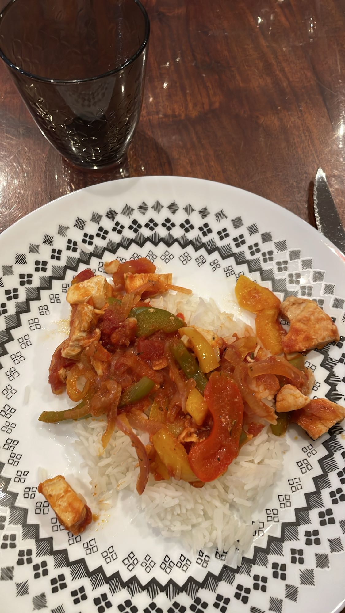 Poulet sauté aux légumes et riz