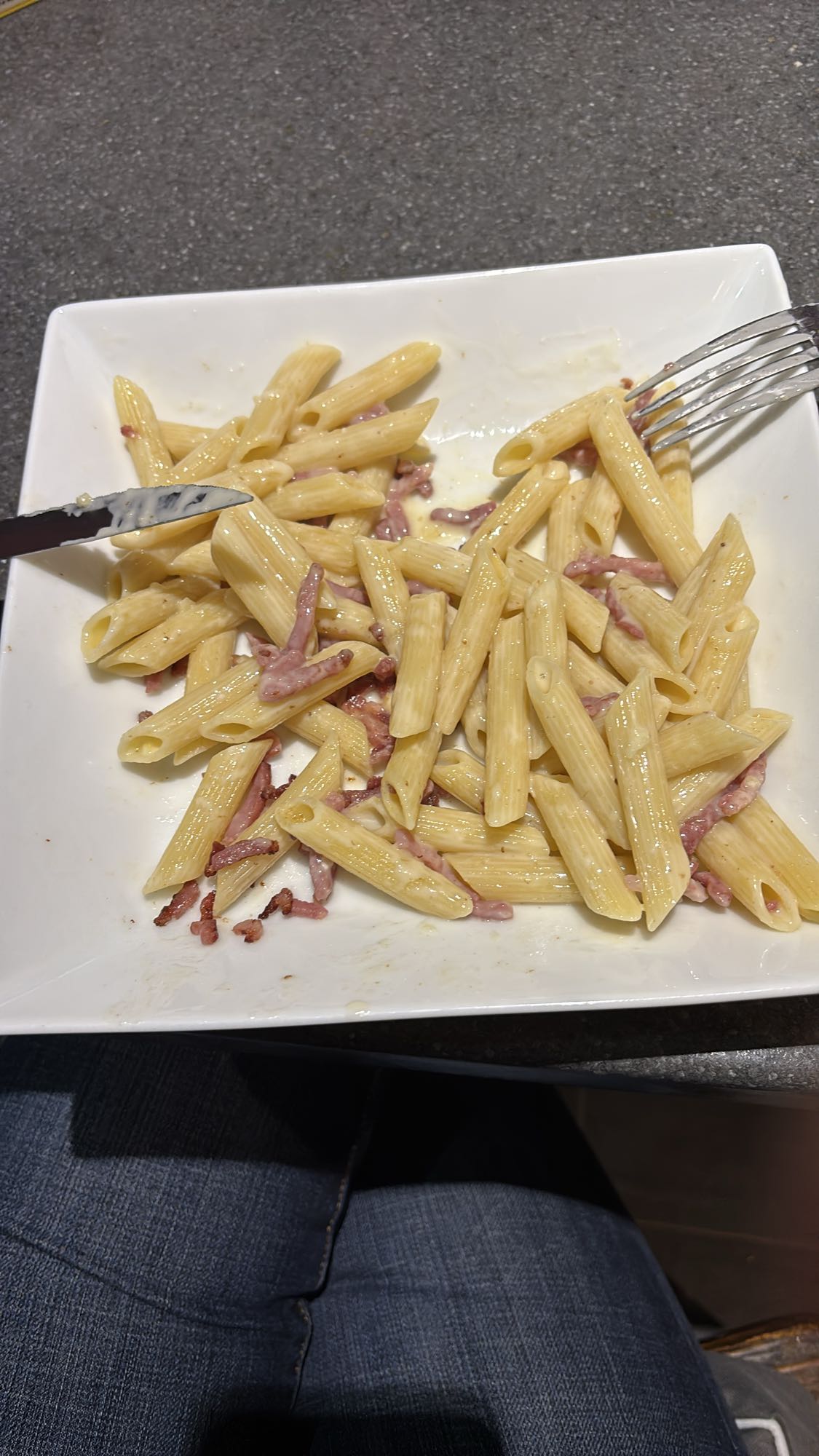 Pâtes à la crème et lardons