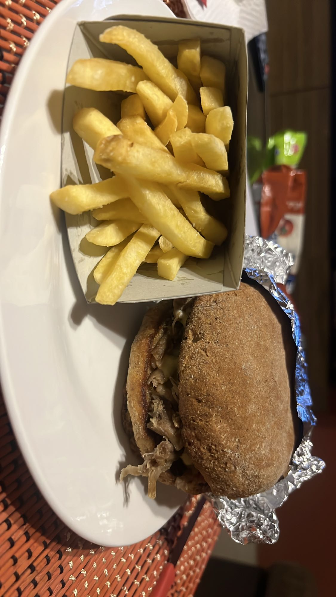 Pulled meat sandwich & fries