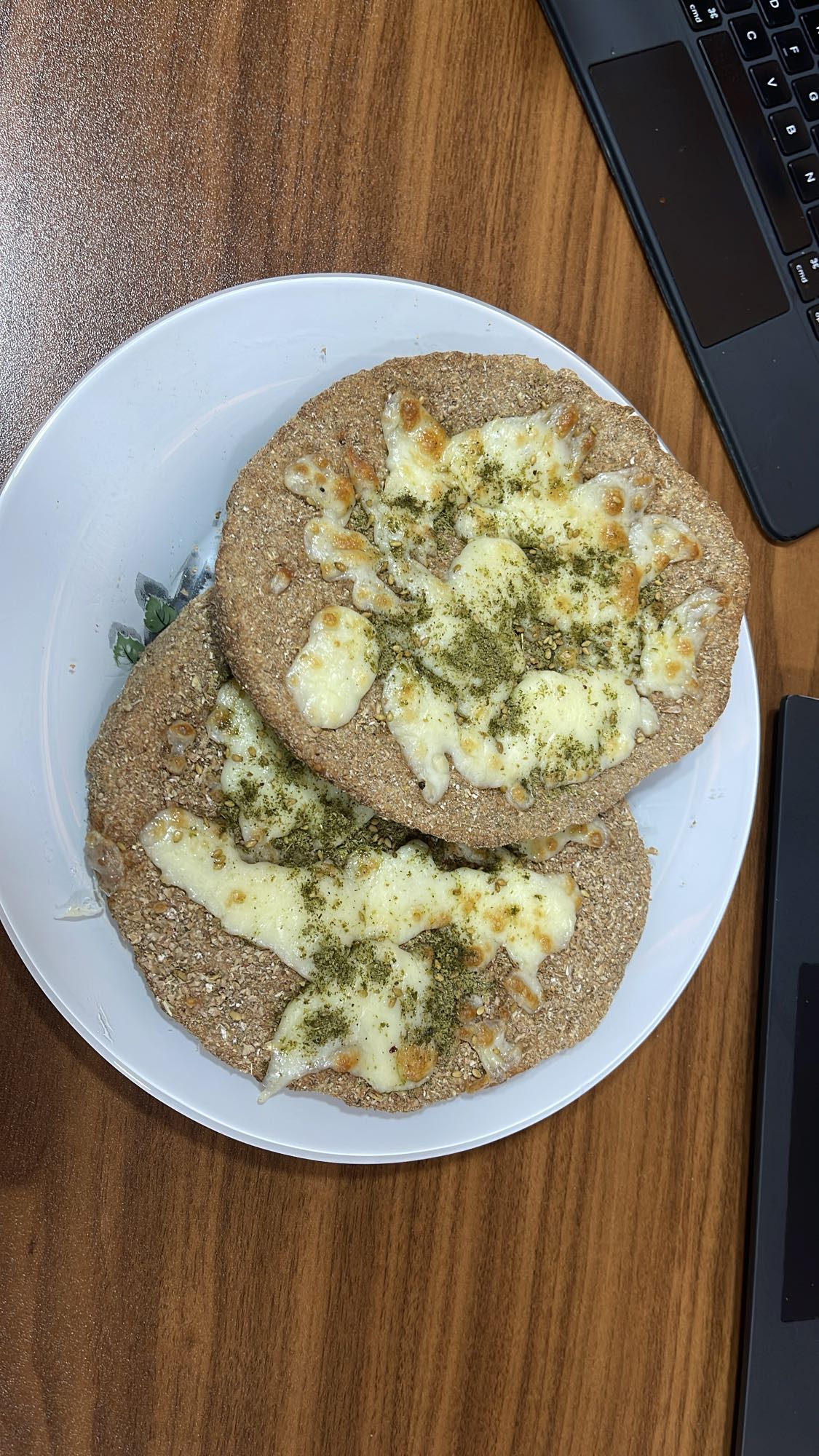 Cheese whole grain flatbread