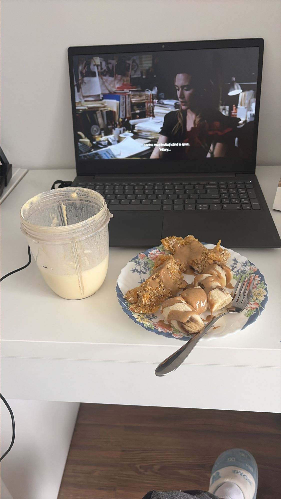 Gustare post antrenament cu kefir, pudră proteică, ovăz, caise, banană și unt de arahide