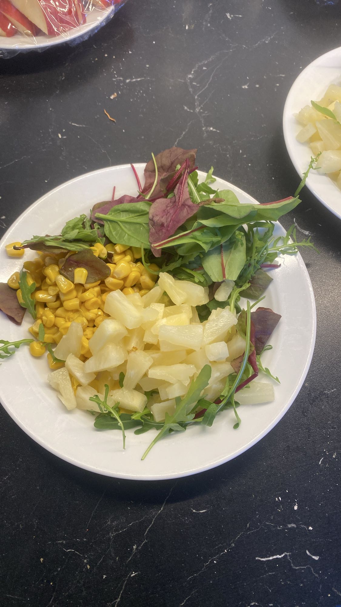 Sallad med ananas & majs
