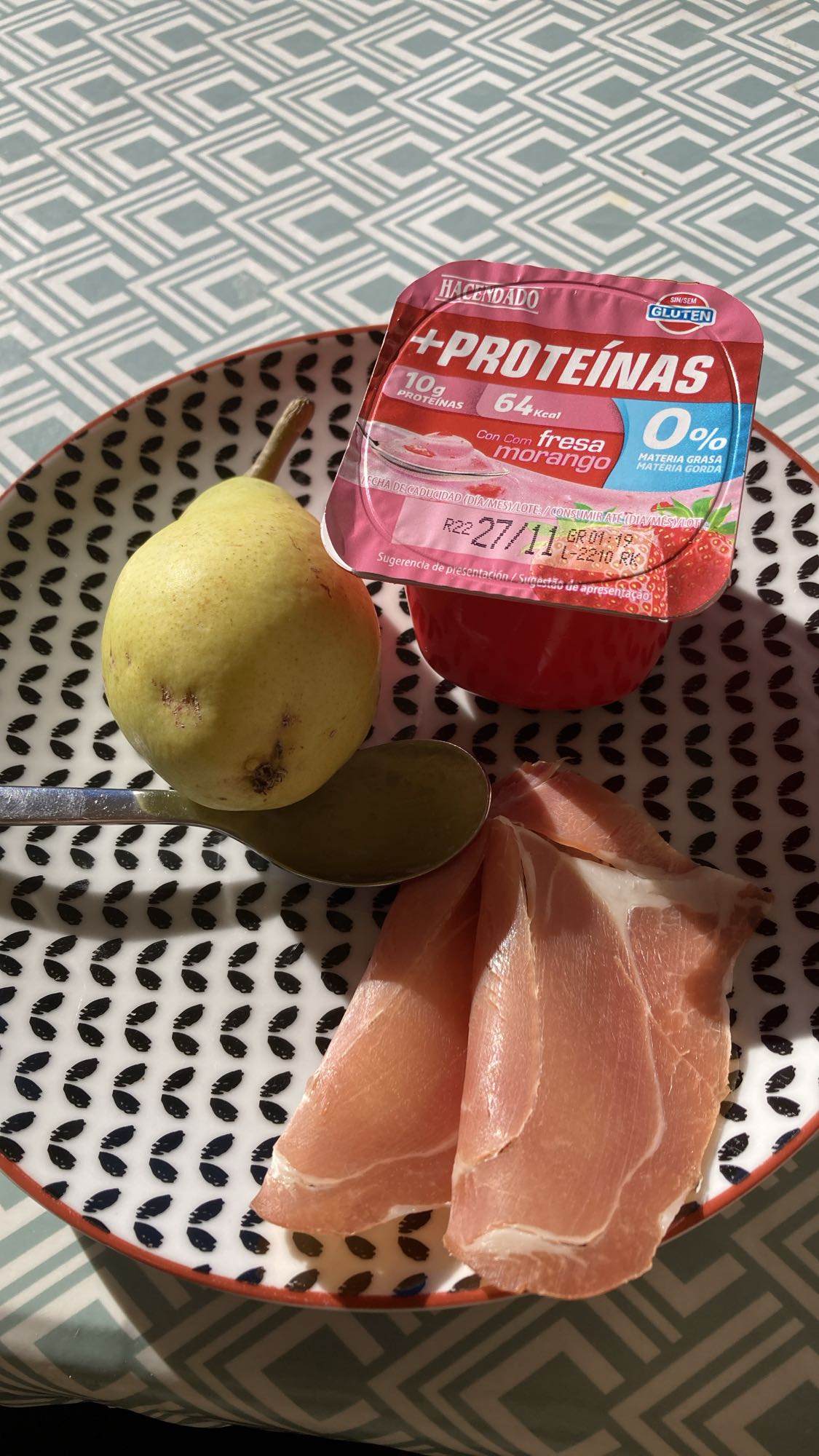 Yoghurt, päron & skinka