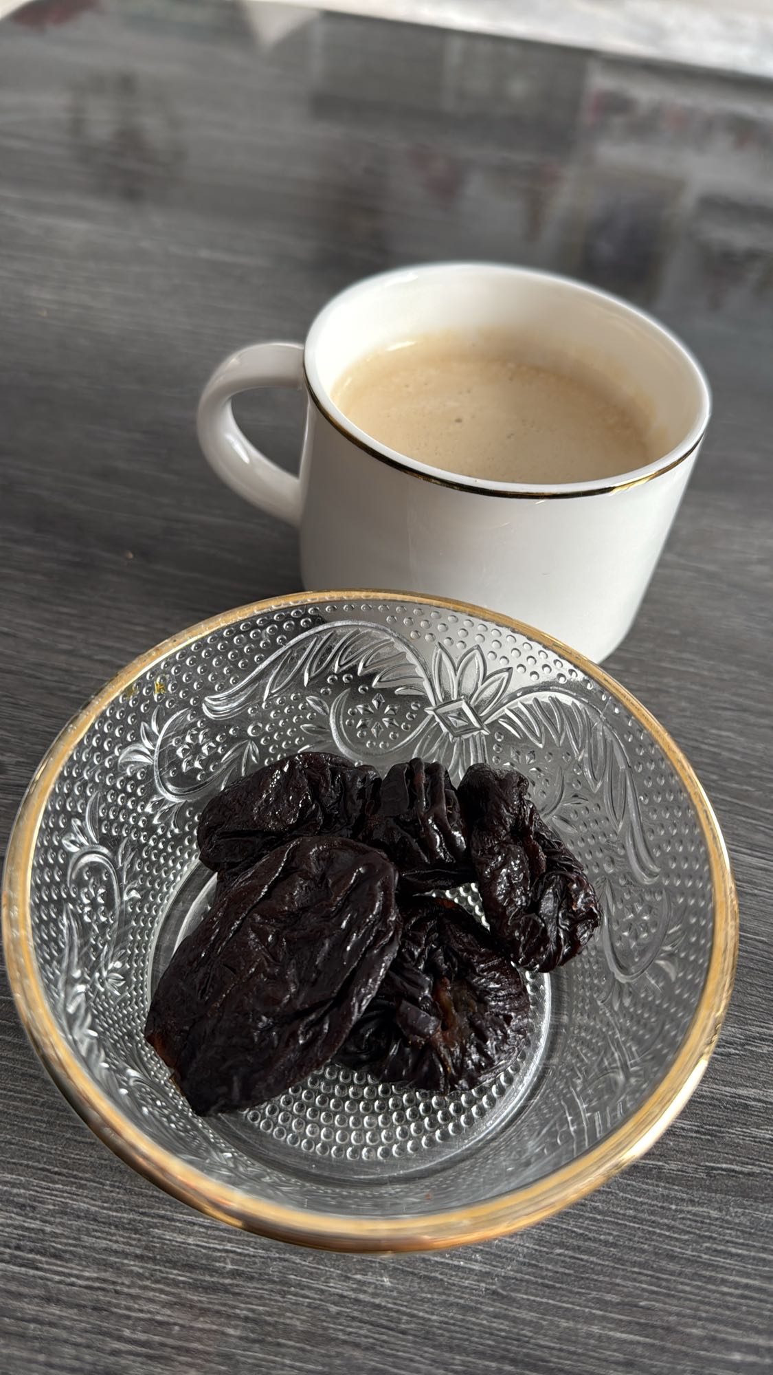 Café et pruneaux