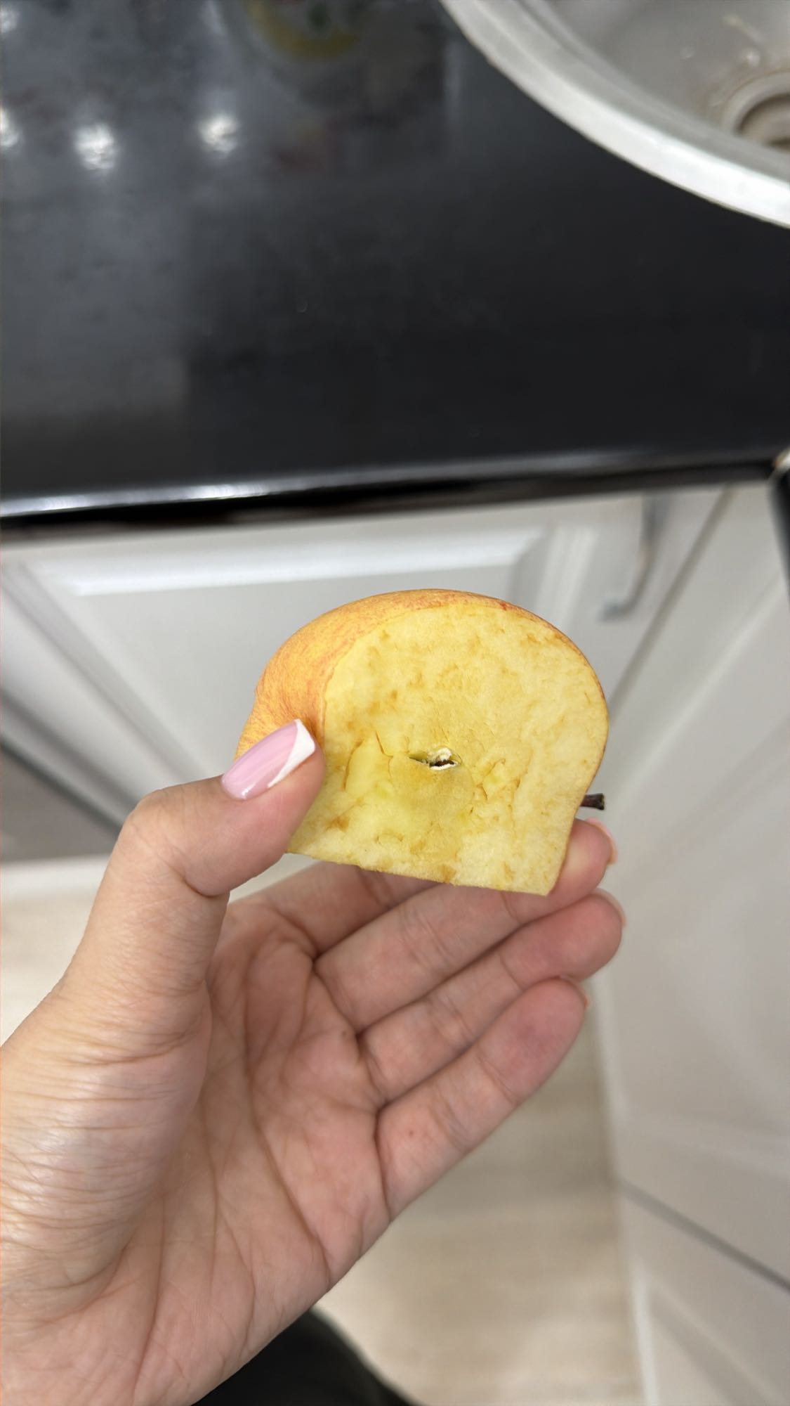 кусочек яблока