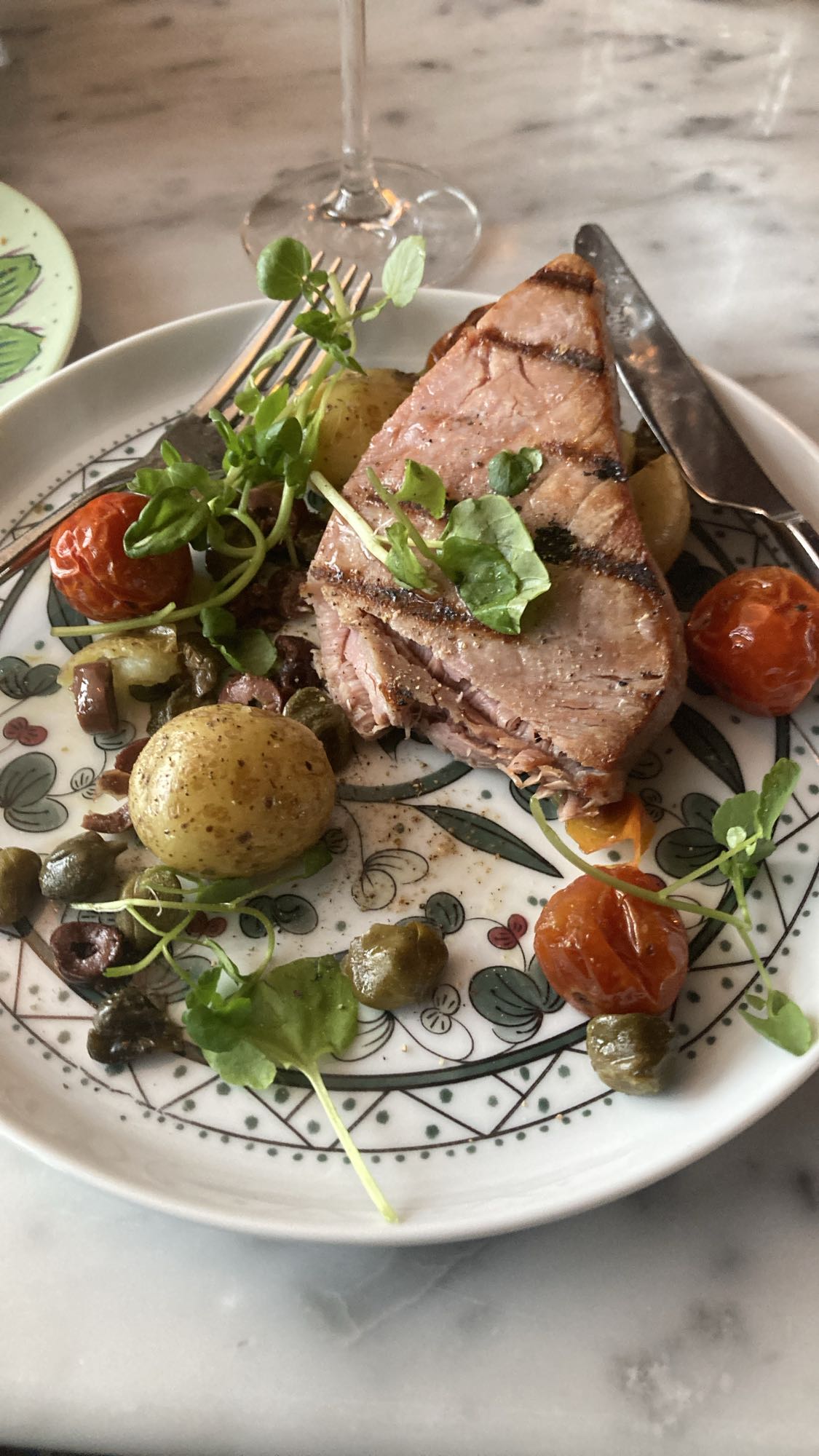 Grillad tonfisk med grönsaker