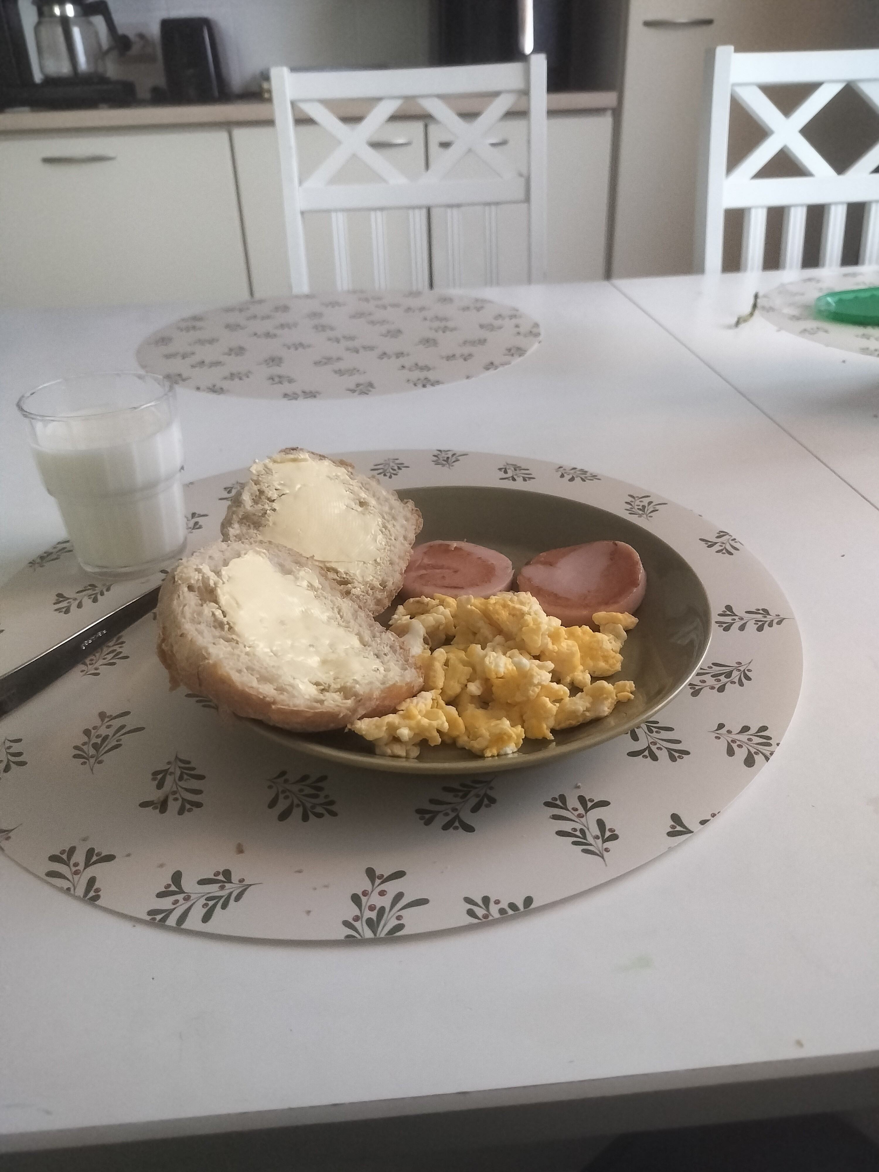 Scrambled eggs and toast