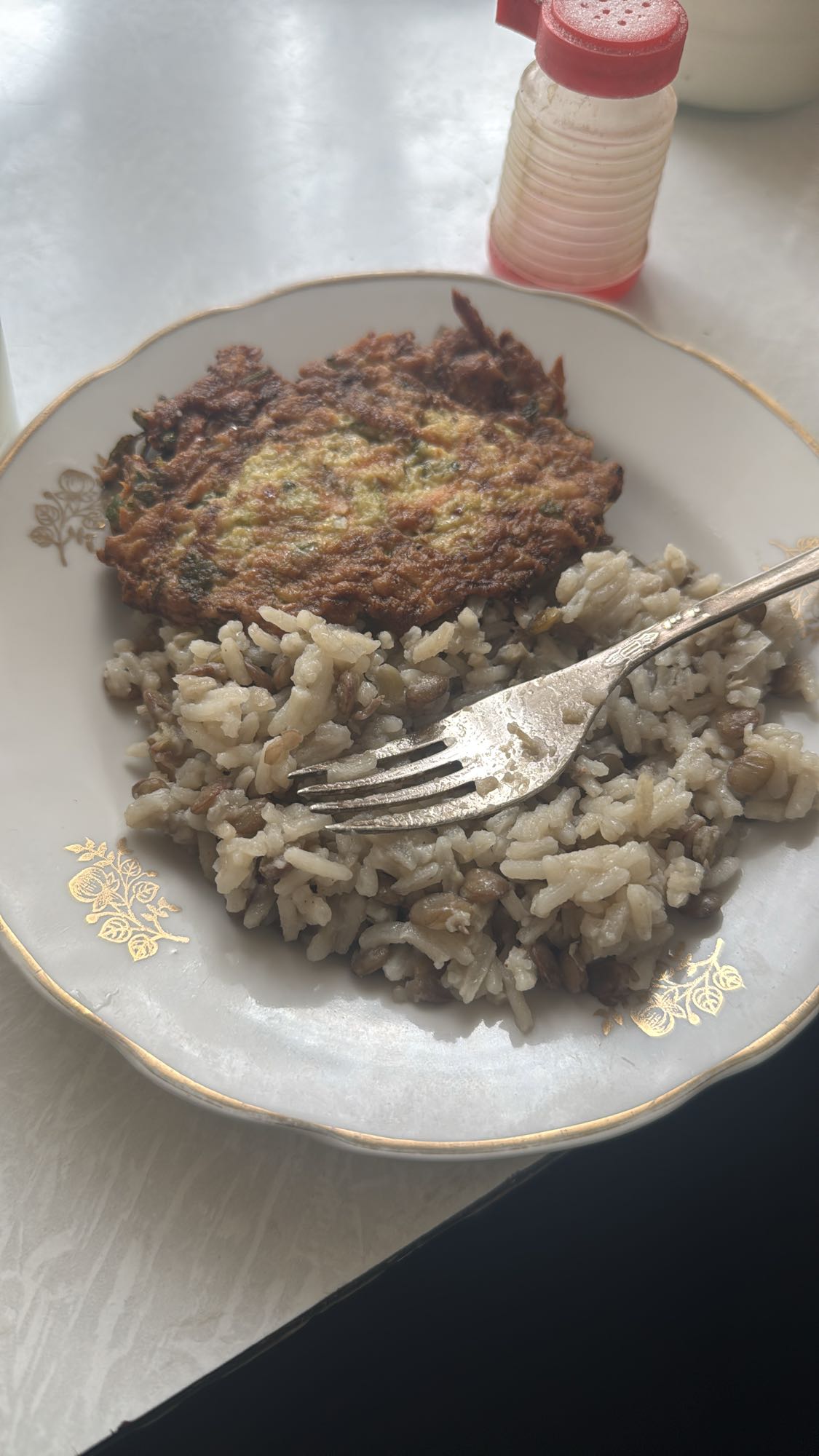 рис с чечевицей и омлет