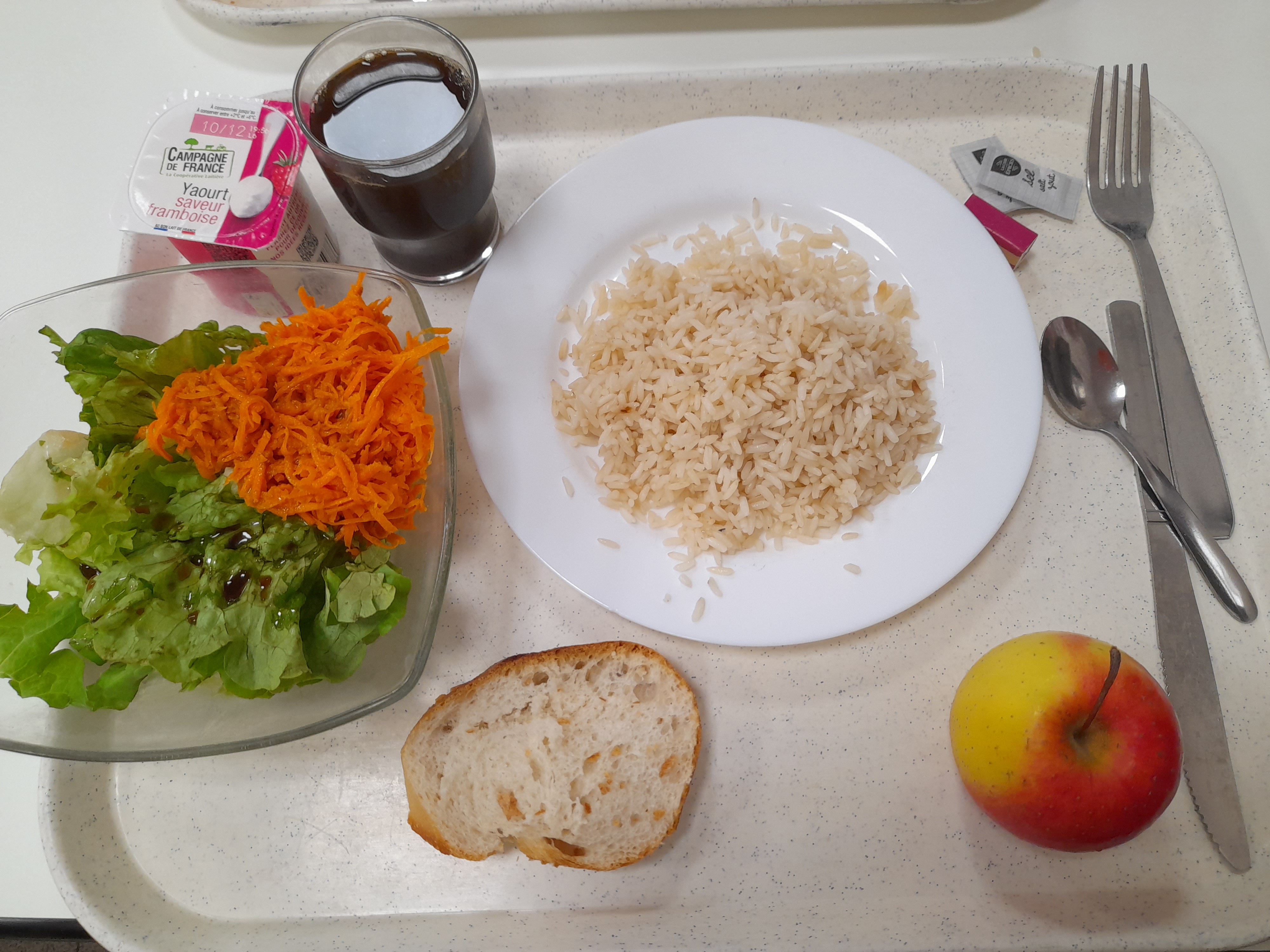 Déjeuner équilibré cantine