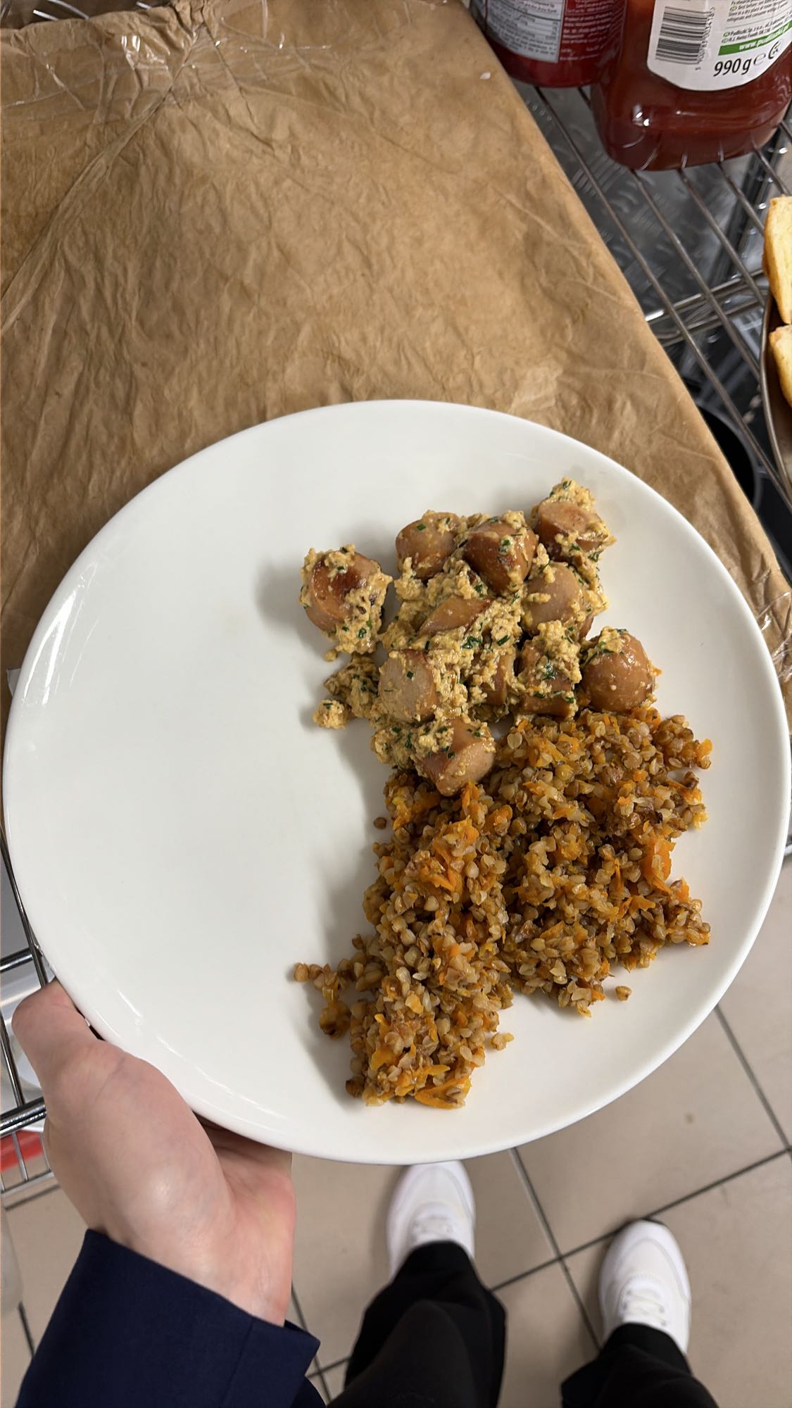 гречка с сосисками и яйцом