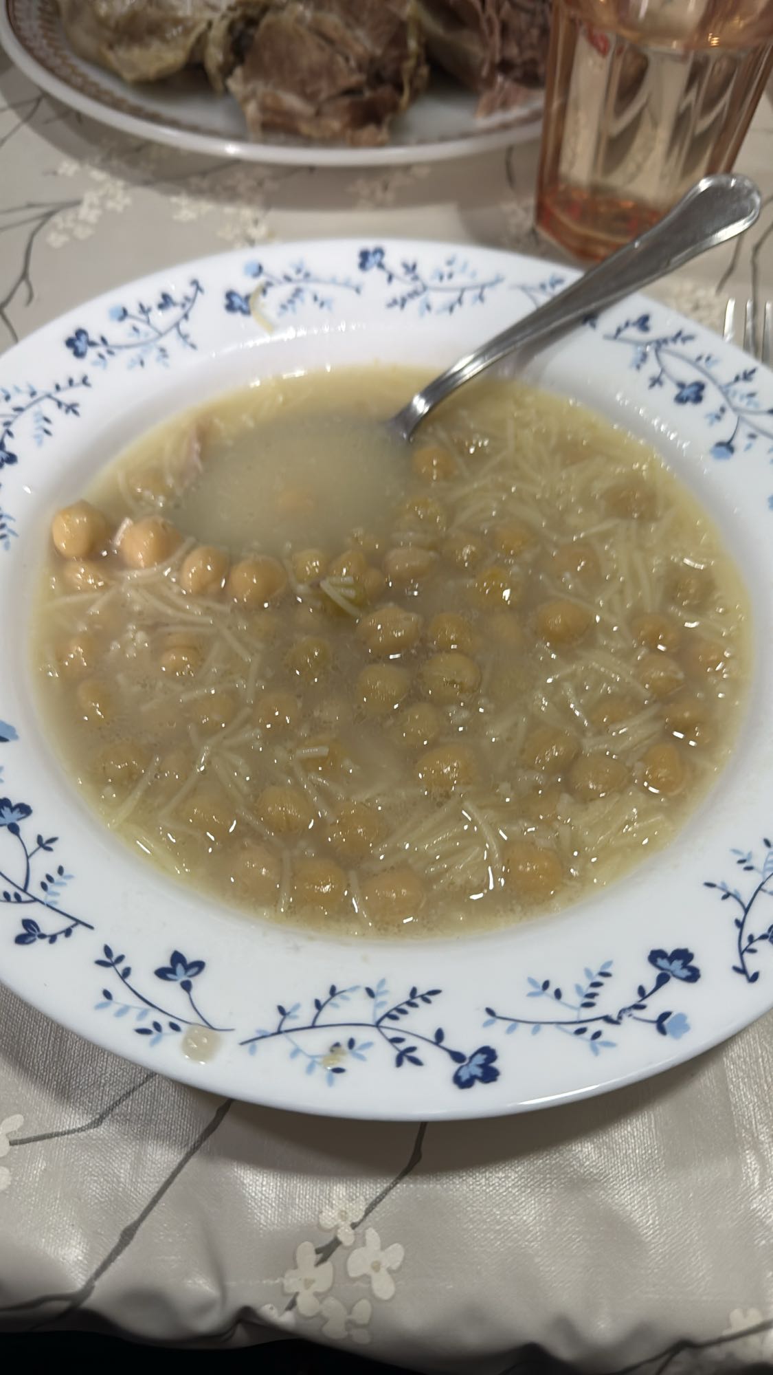 sopa de garbanzos