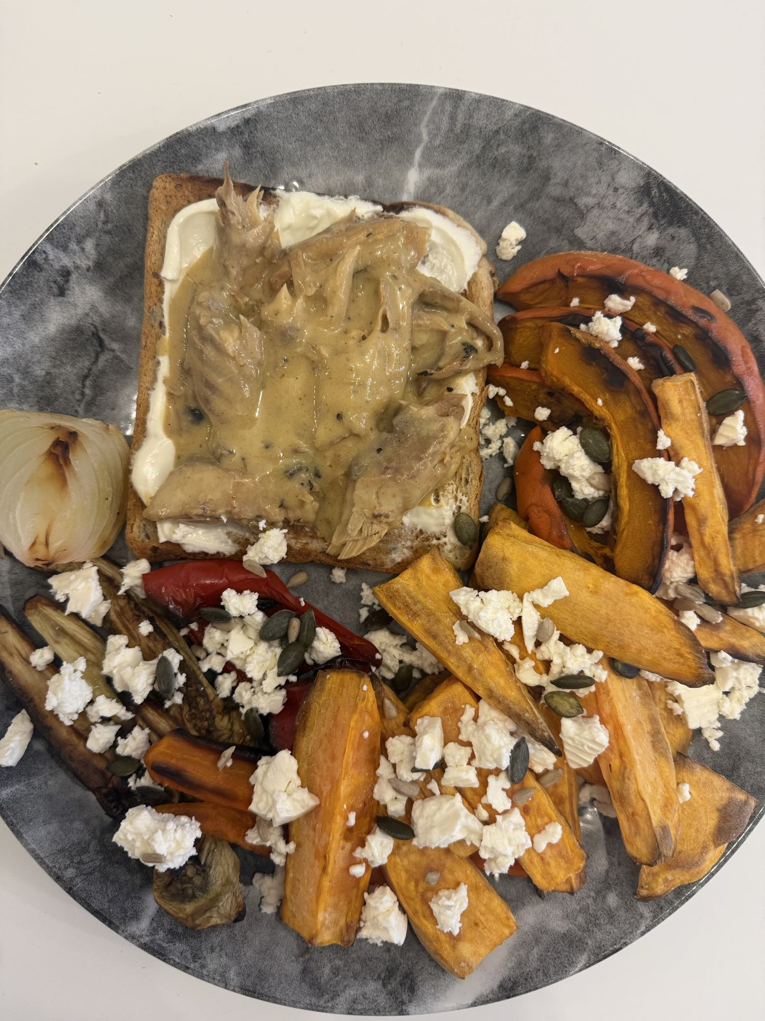 Tartine poulet et légumes