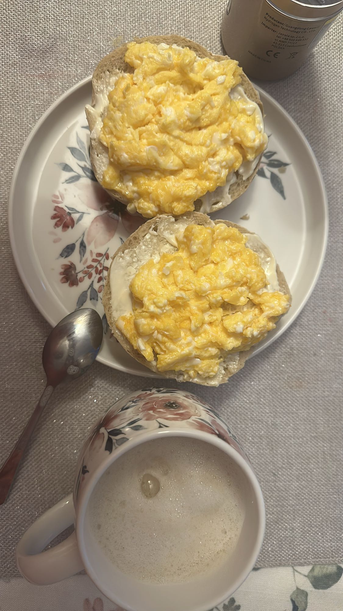 jajecznica na bułce