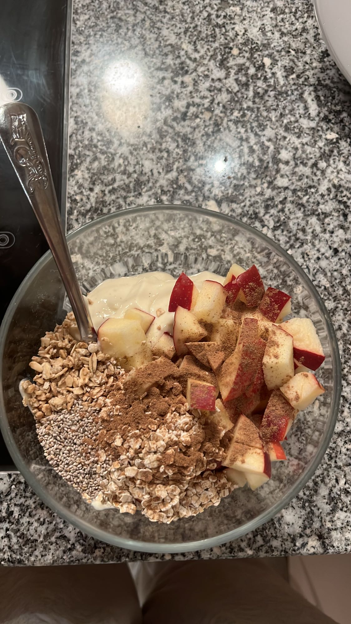 Joghurt mit Apfel & Müsli