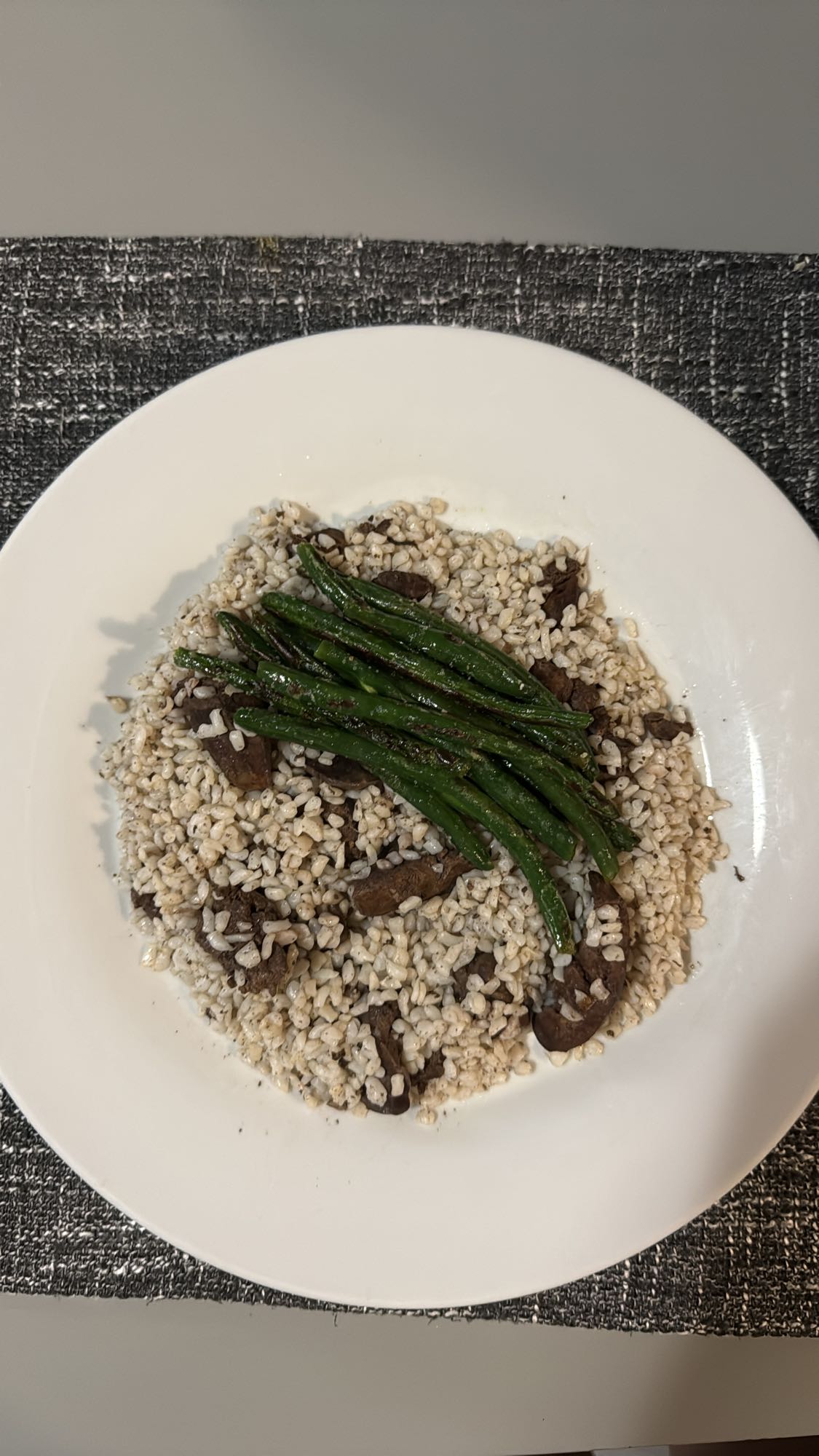 Orz cu fasole verde și carne