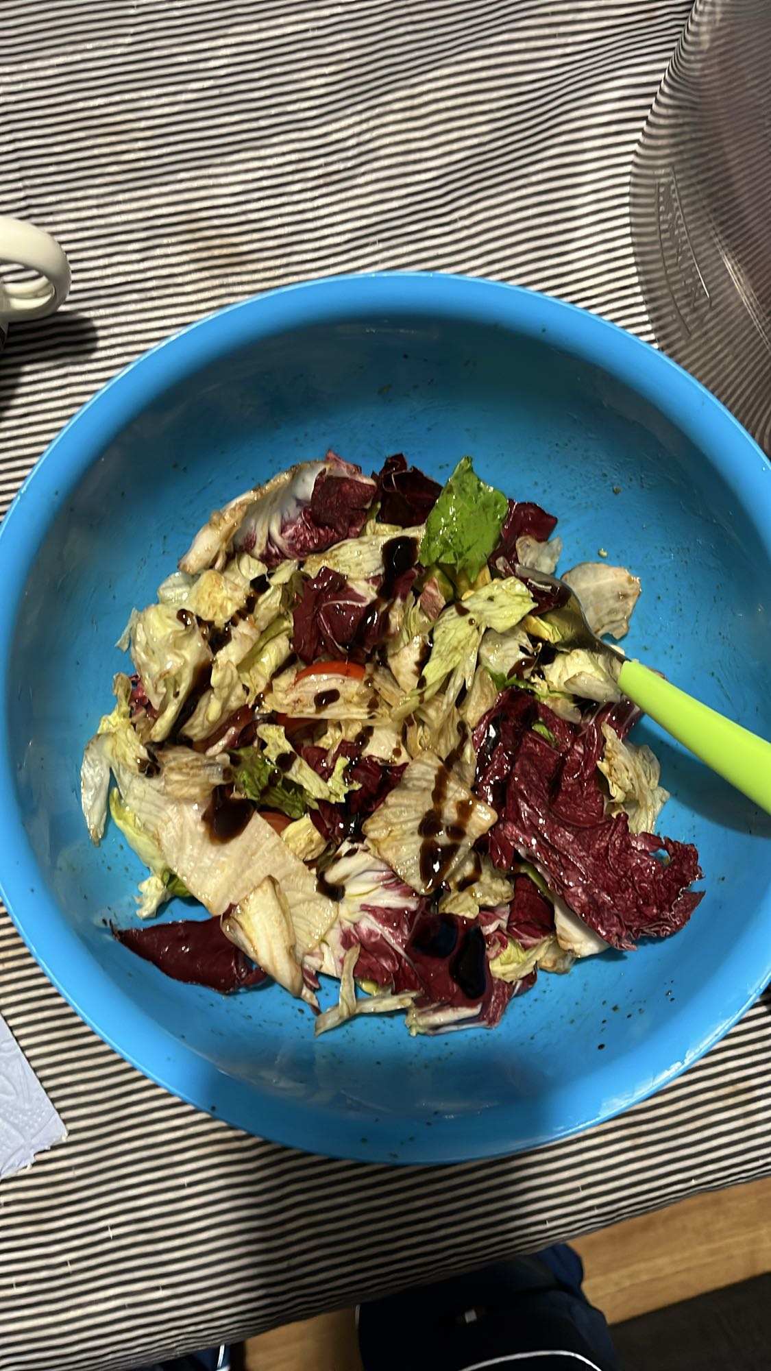 Салата с айсберг и радичио