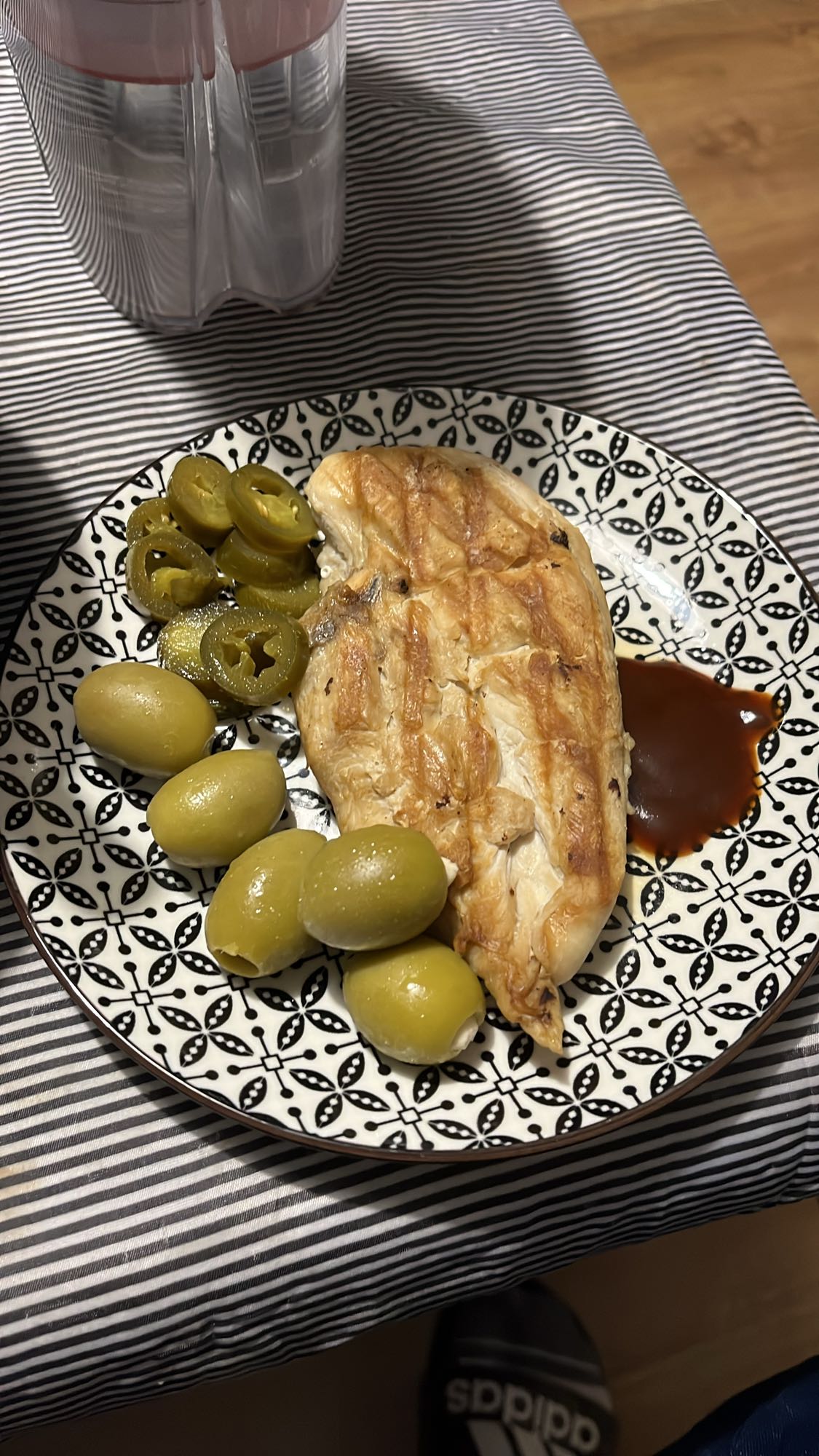 Пилешко с маслини